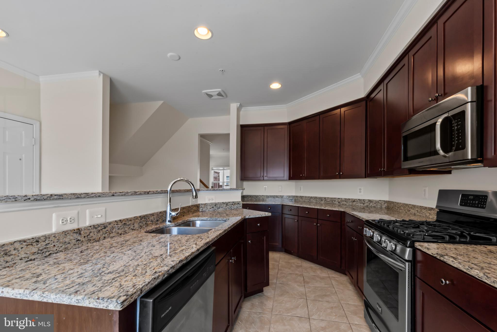 CAMDEN CROSSING - Residential