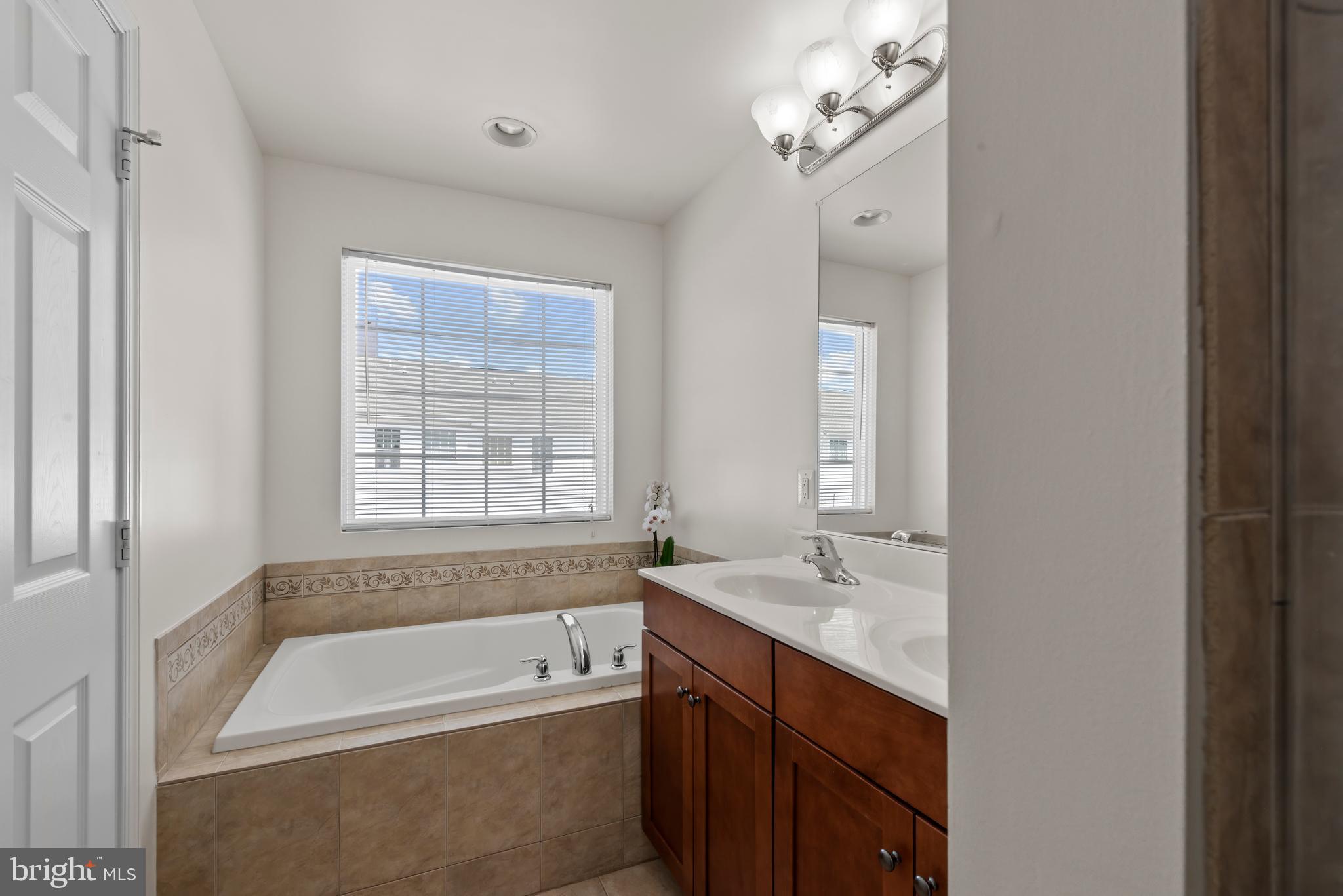 CAMDEN CROSSING - Residential