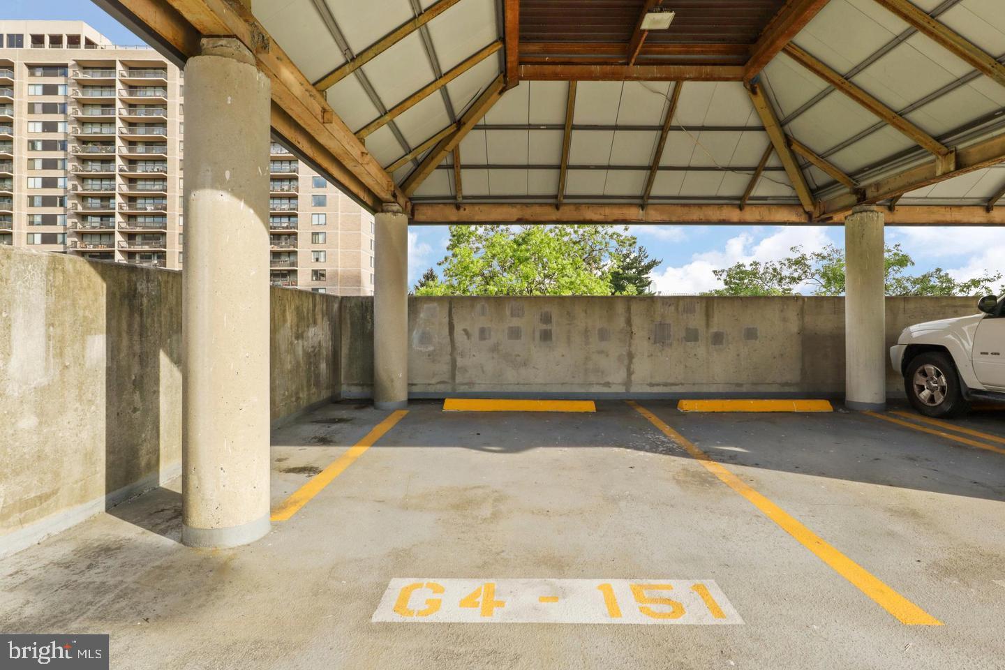 SKYLINE SQUARE CONDO - Residential