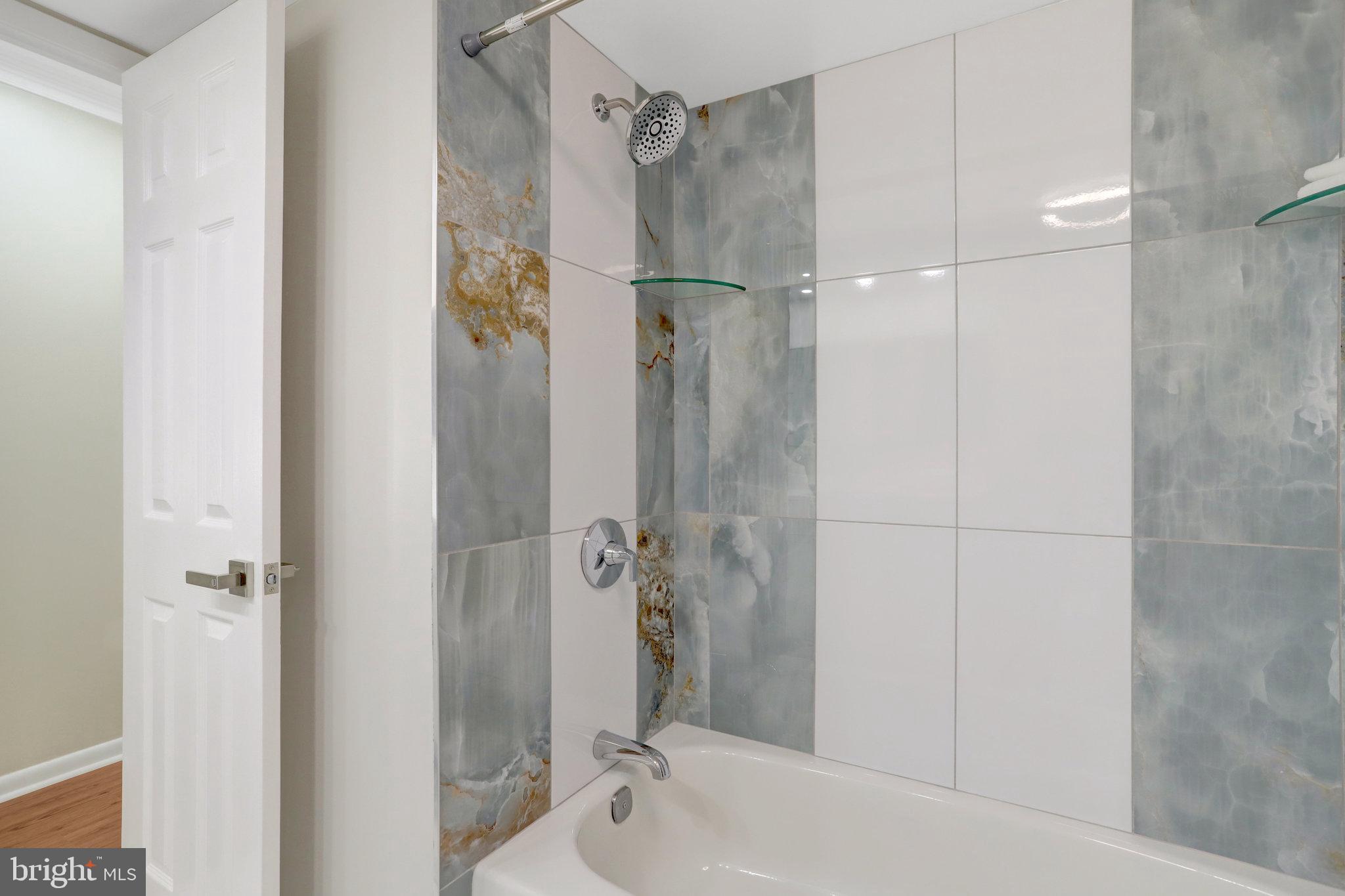 SKYLINE SQUARE CONDO - Residential