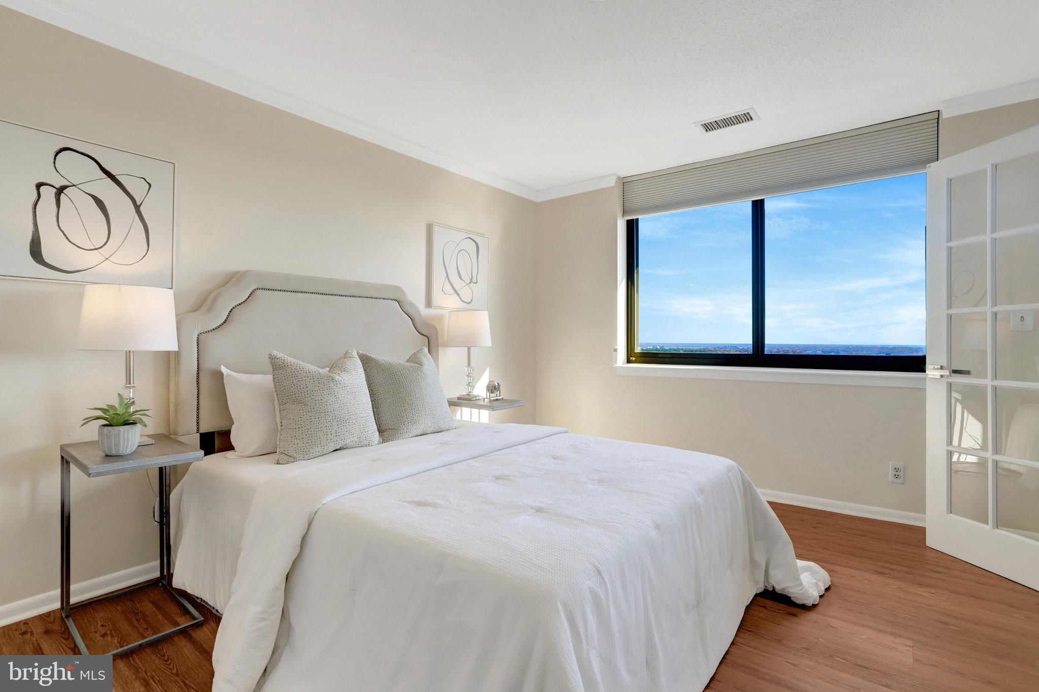 SKYLINE SQUARE CONDO - Residential