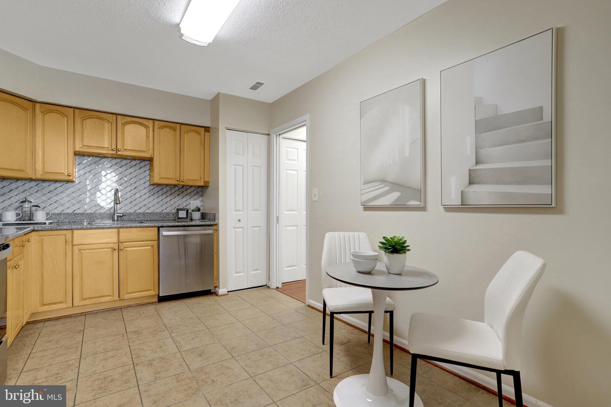 SKYLINE SQUARE CONDO - Residential