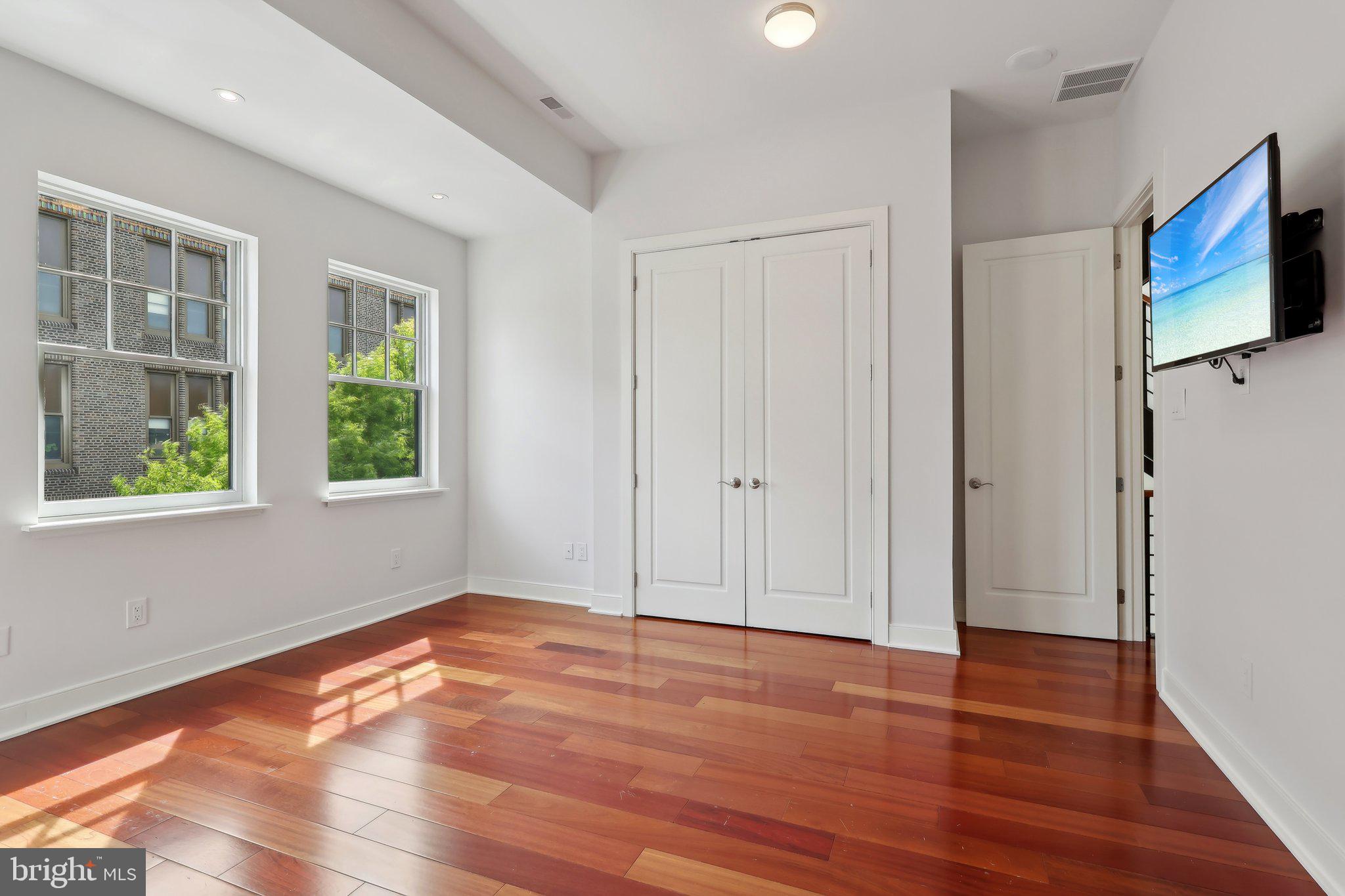 GRADUATE HOSPITAL - Residential