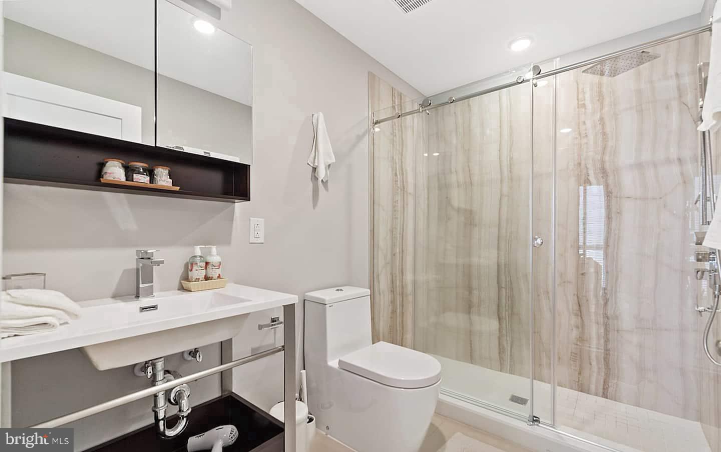 RITTENHOUSE SQUARE - Residential Lease