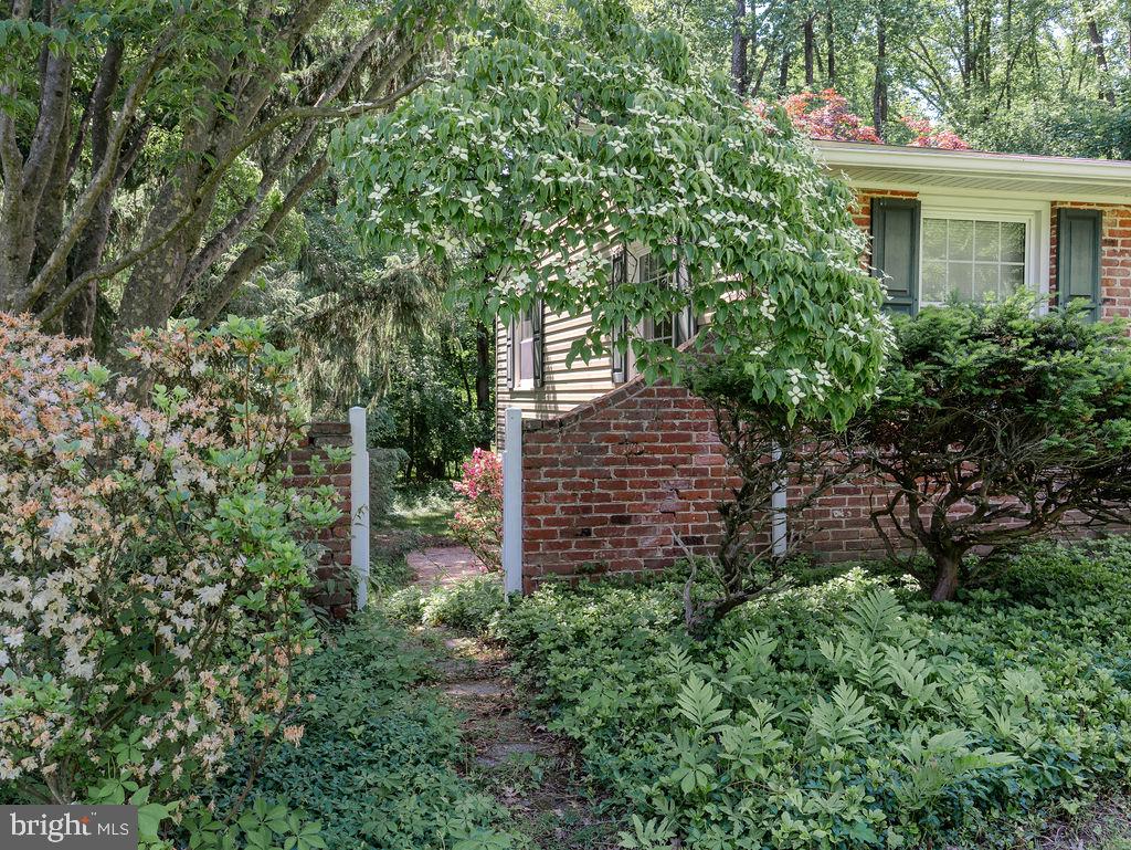 WHITFORD HILLS - Residential