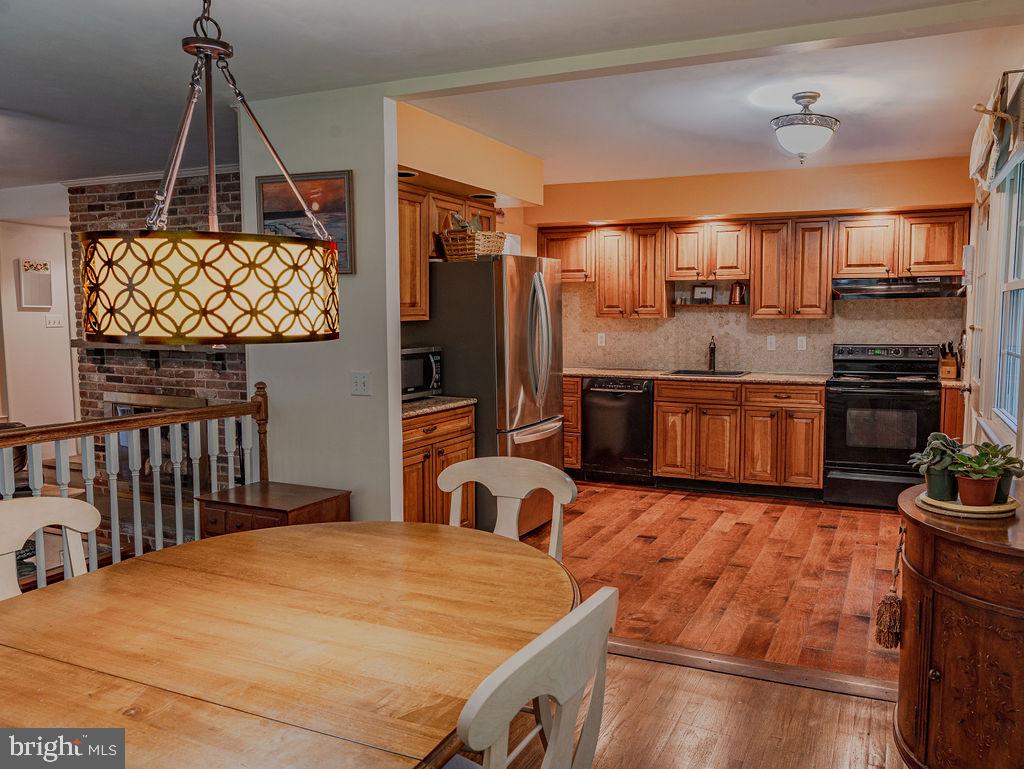 WHITFORD HILLS - Residential
