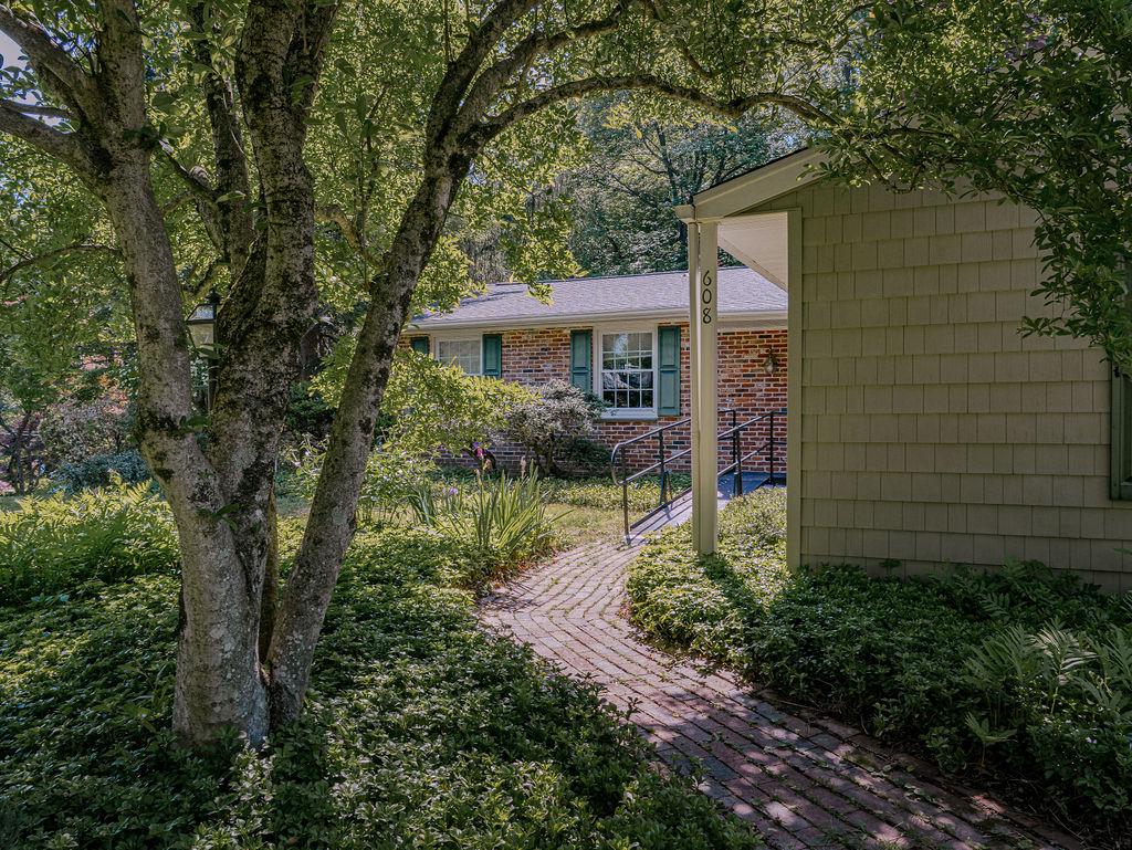 WHITFORD HILLS - Residential