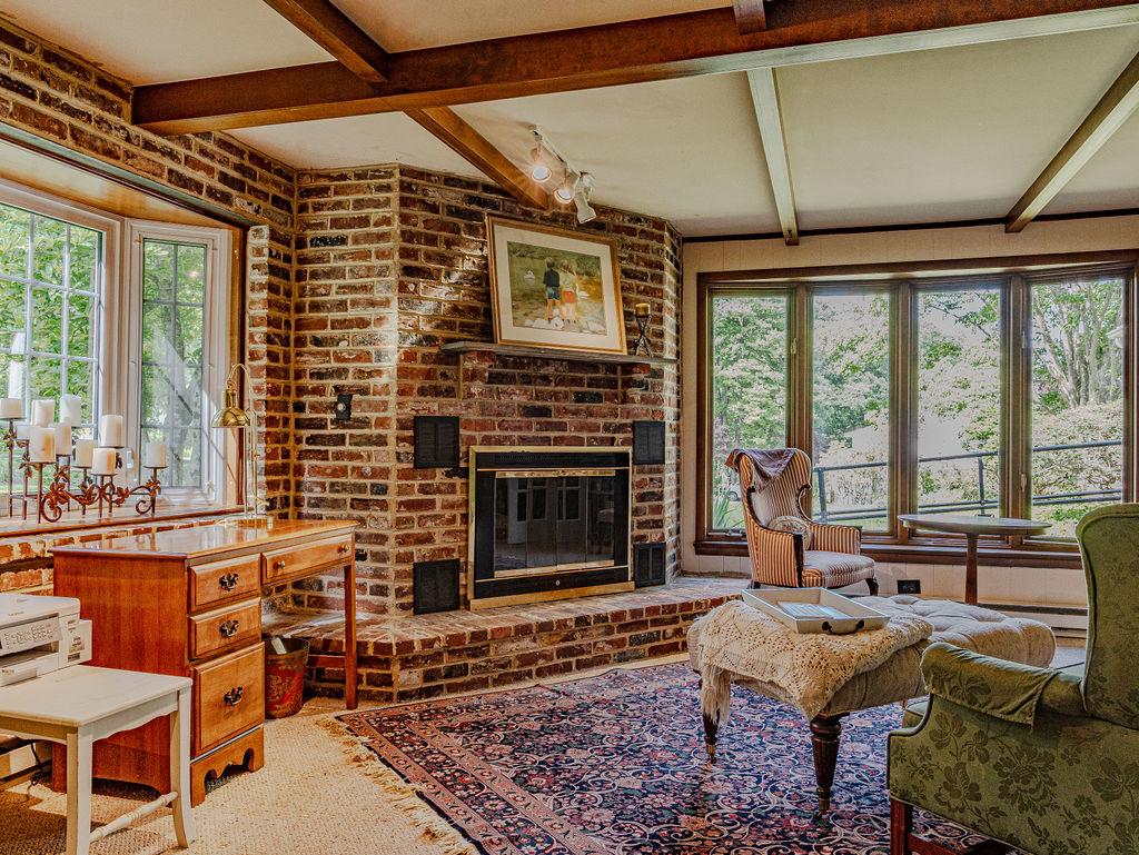 WHITFORD HILLS - Residential