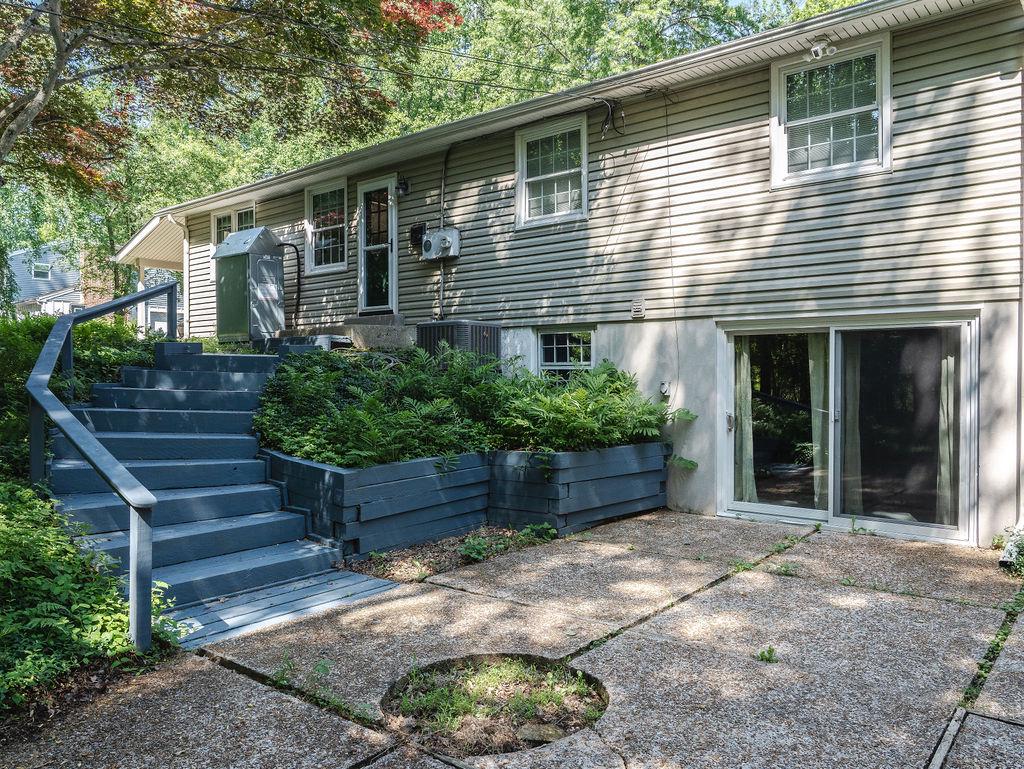 WHITFORD HILLS - Residential