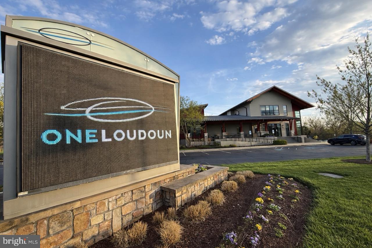 SM ONE LOUDOUN CONDO - Residential