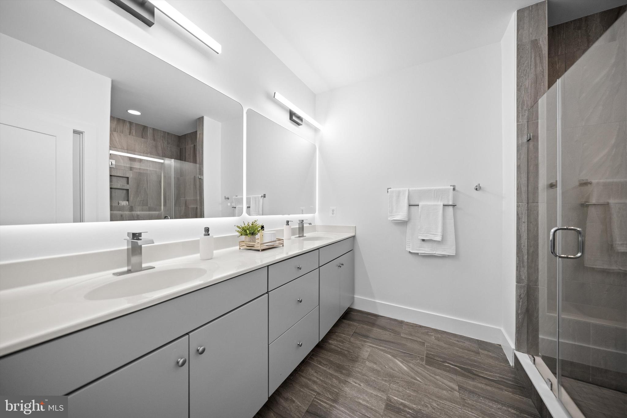 SM ONE LOUDOUN CONDO - Residential