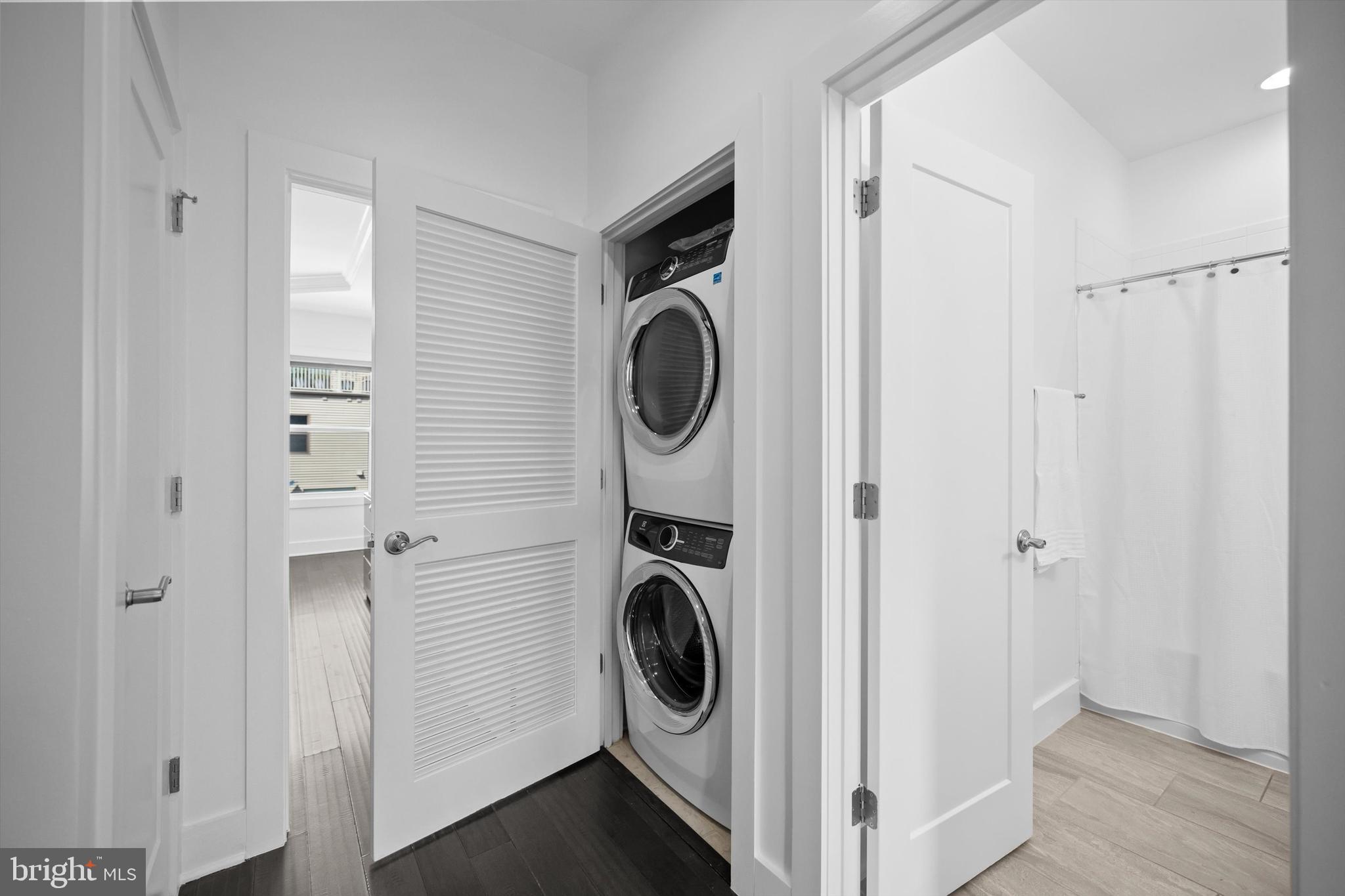 SM ONE LOUDOUN CONDO - Residential