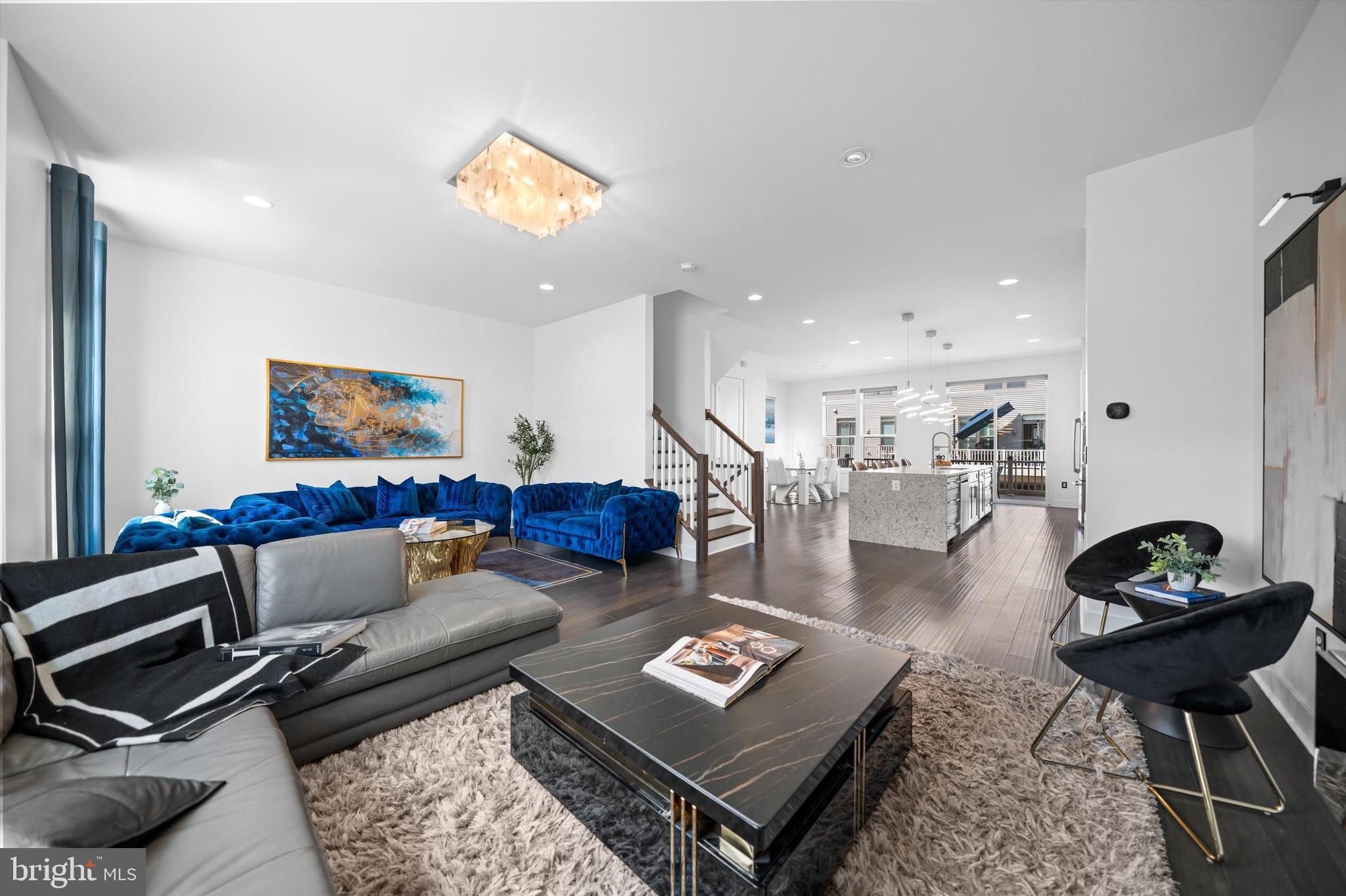 SM ONE LOUDOUN CONDO - Residential