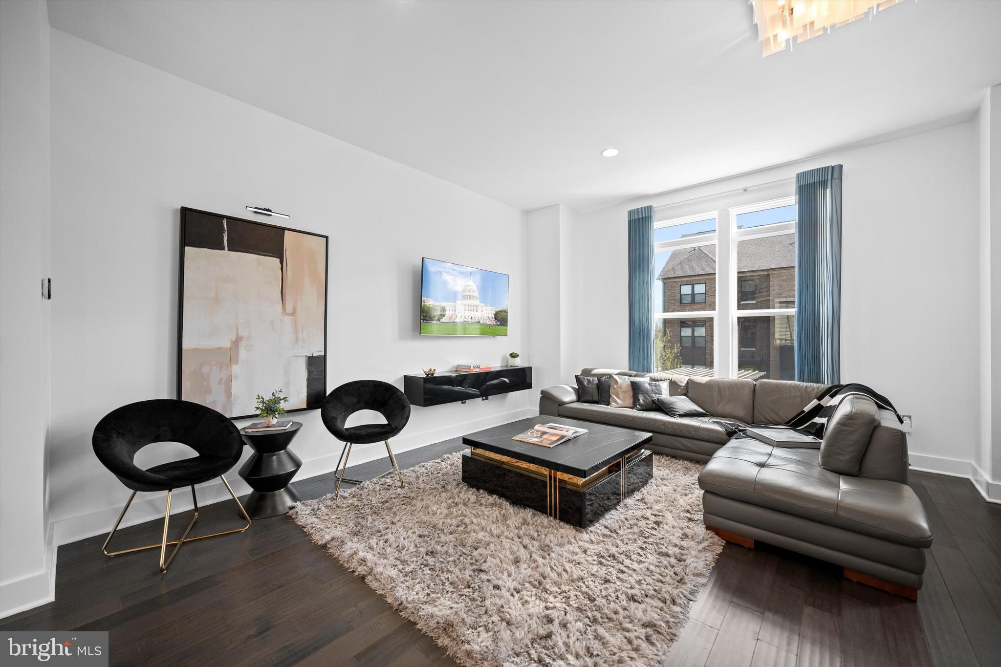 SM ONE LOUDOUN CONDO - Residential