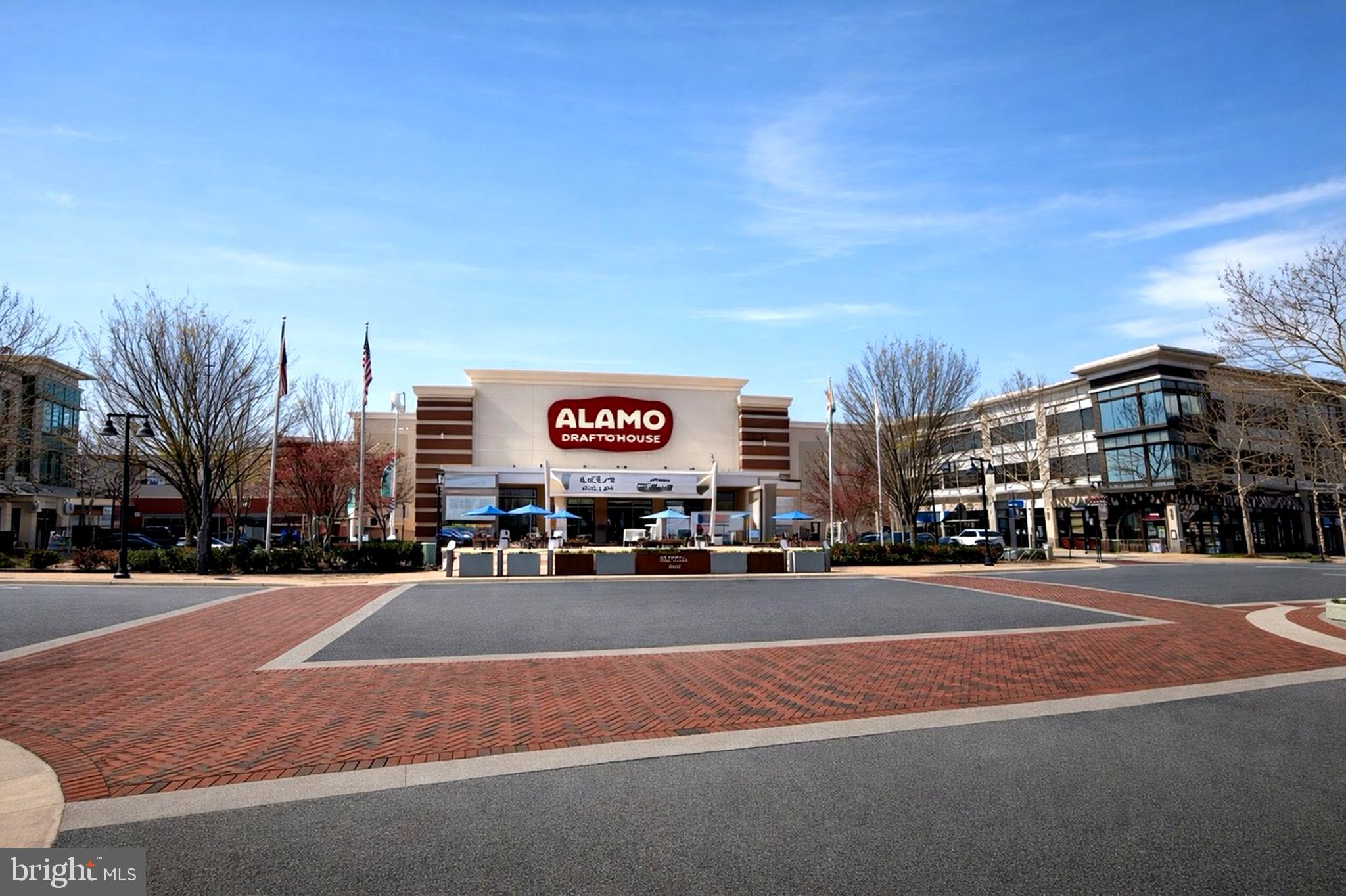 SM ONE LOUDOUN CONDO - Residential