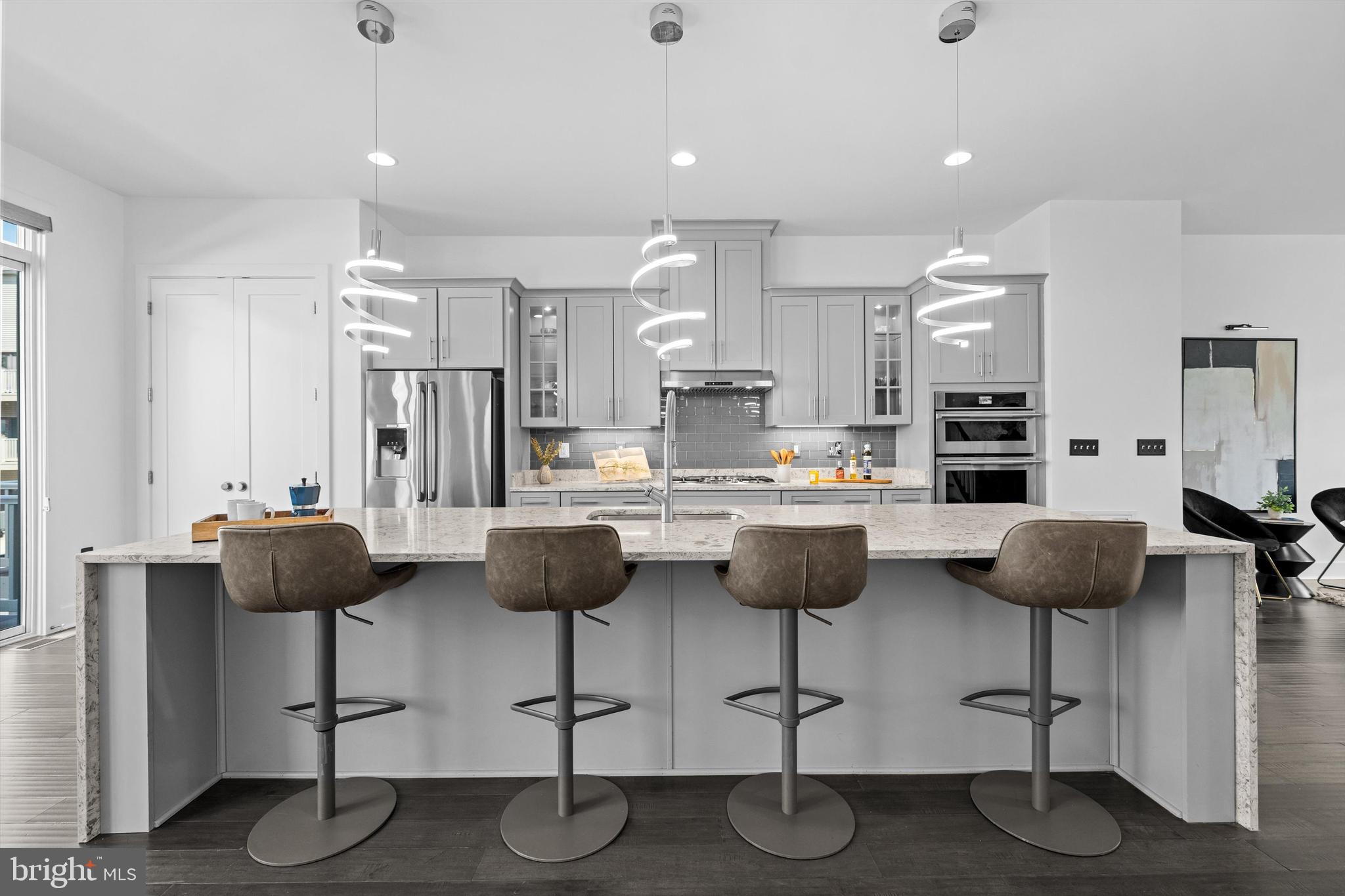 SM ONE LOUDOUN CONDO - Residential