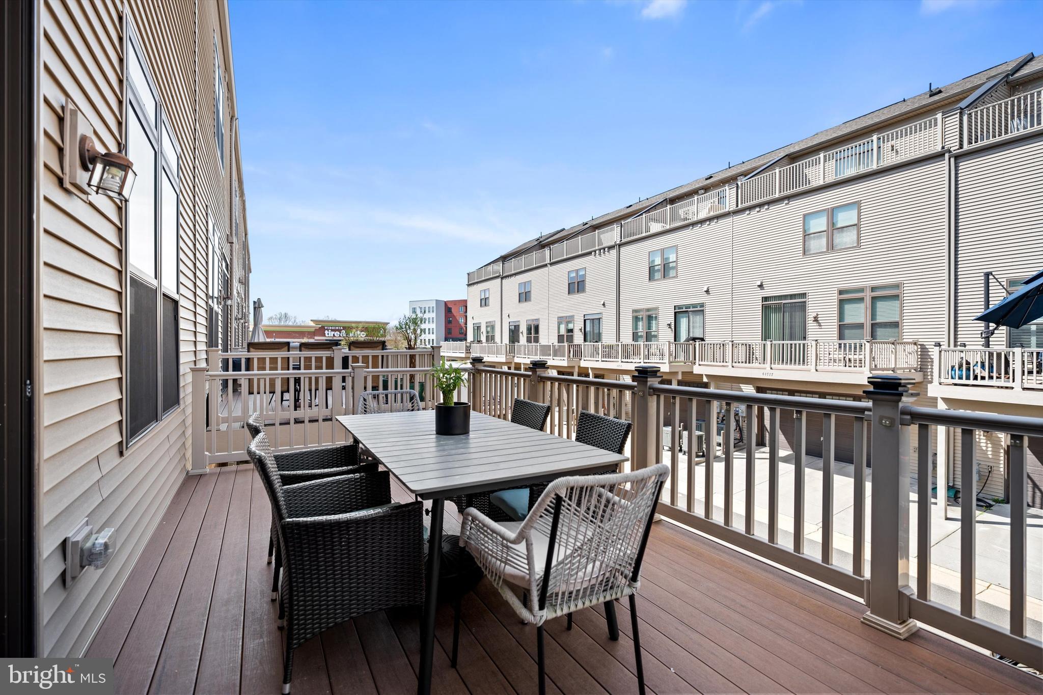 SM ONE LOUDOUN CONDO - Residential