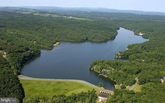 LAKE HOLIDAY ESTATES - Residential