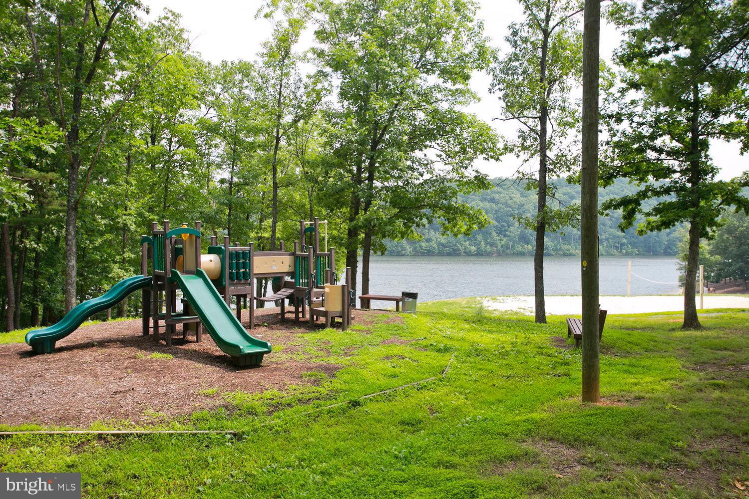 LAKE HOLIDAY ESTATES - Residential