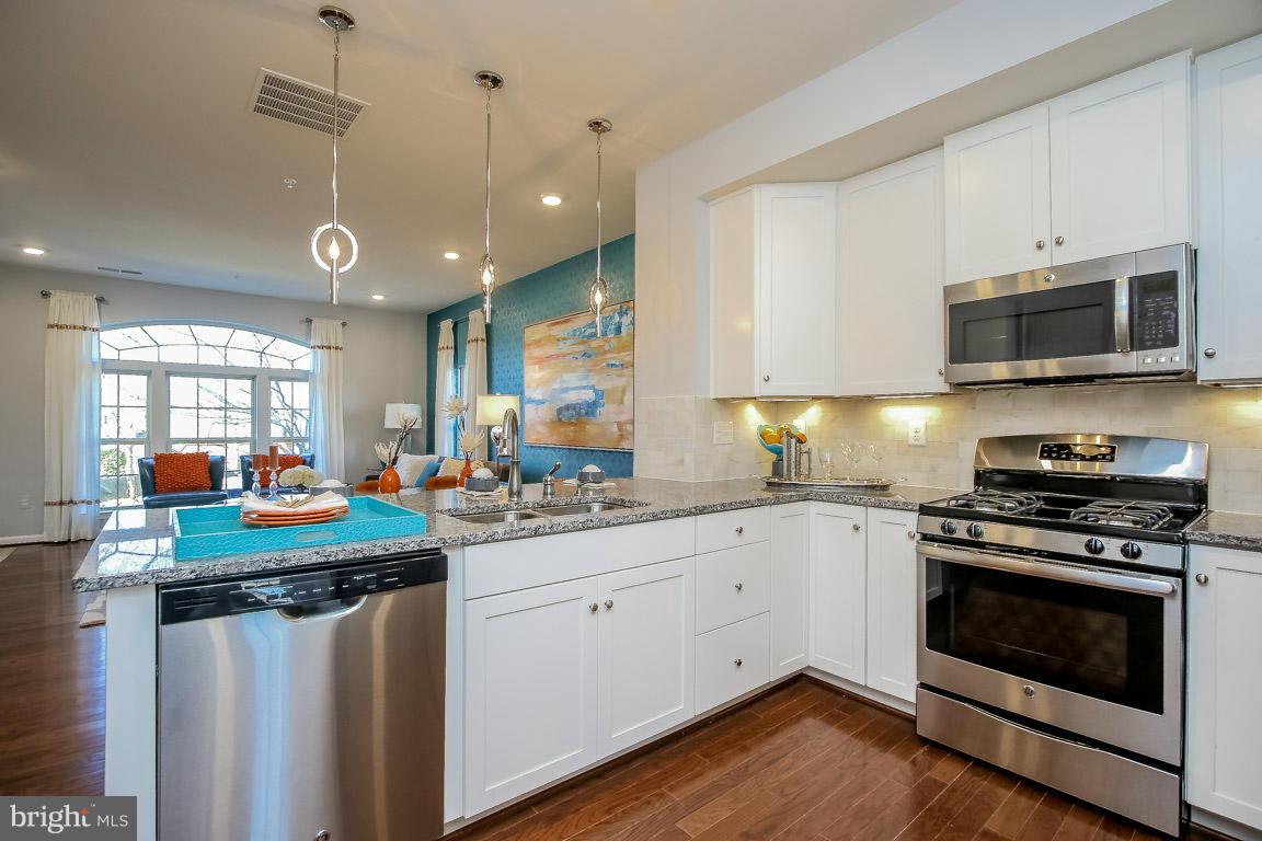 ORCHARD SQUARE - Residential