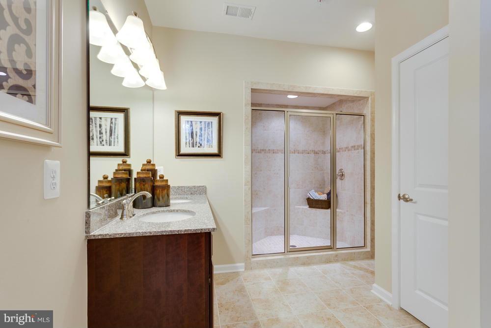 ORCHARD SQUARE - Residential