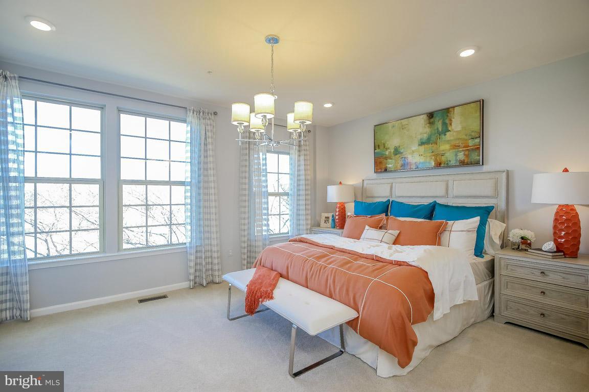 ORCHARD SQUARE - Residential