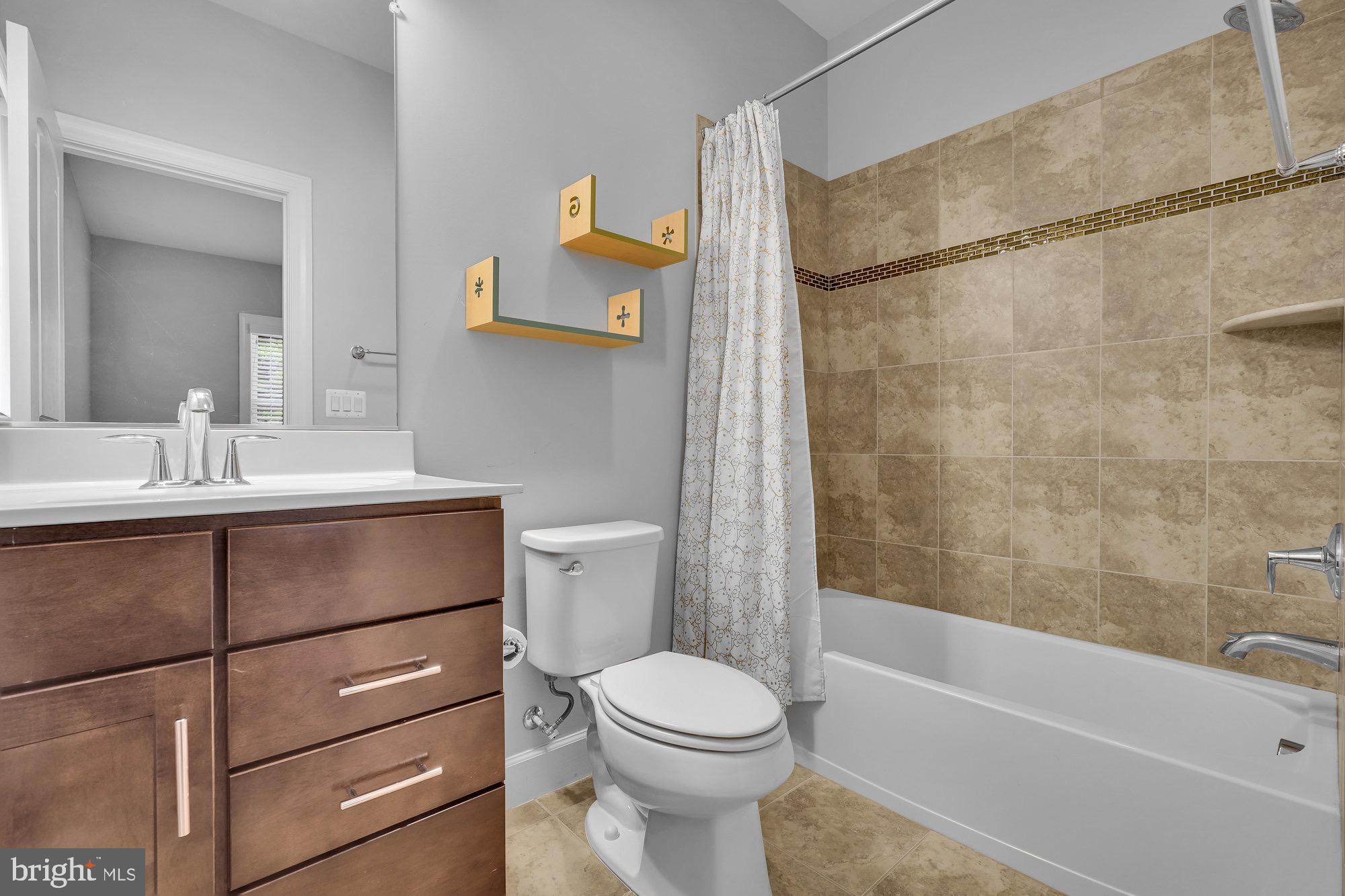 TOWN AND COUNTRY ESTATES - Residential