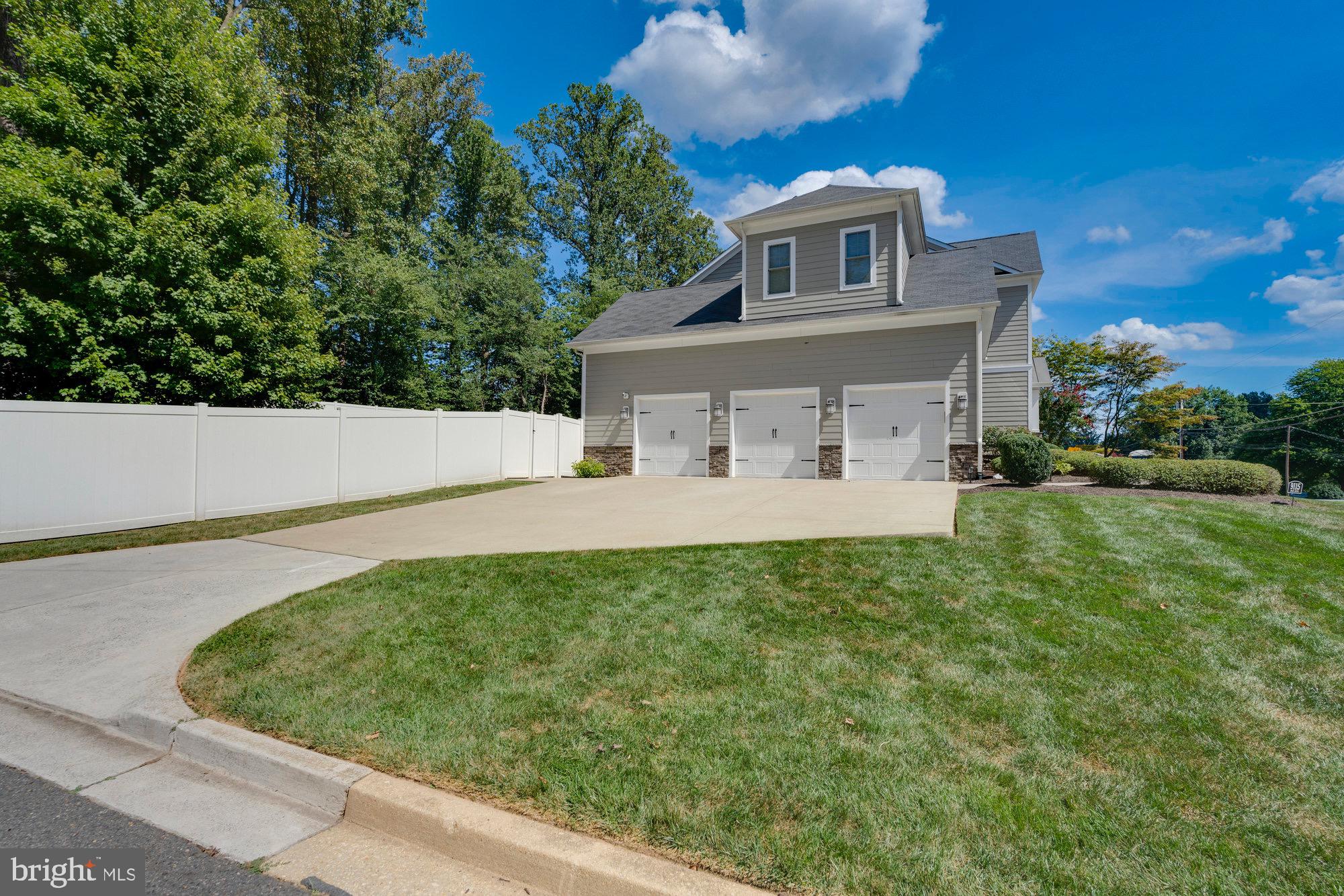 TOWN AND COUNTRY ESTATES - Residential