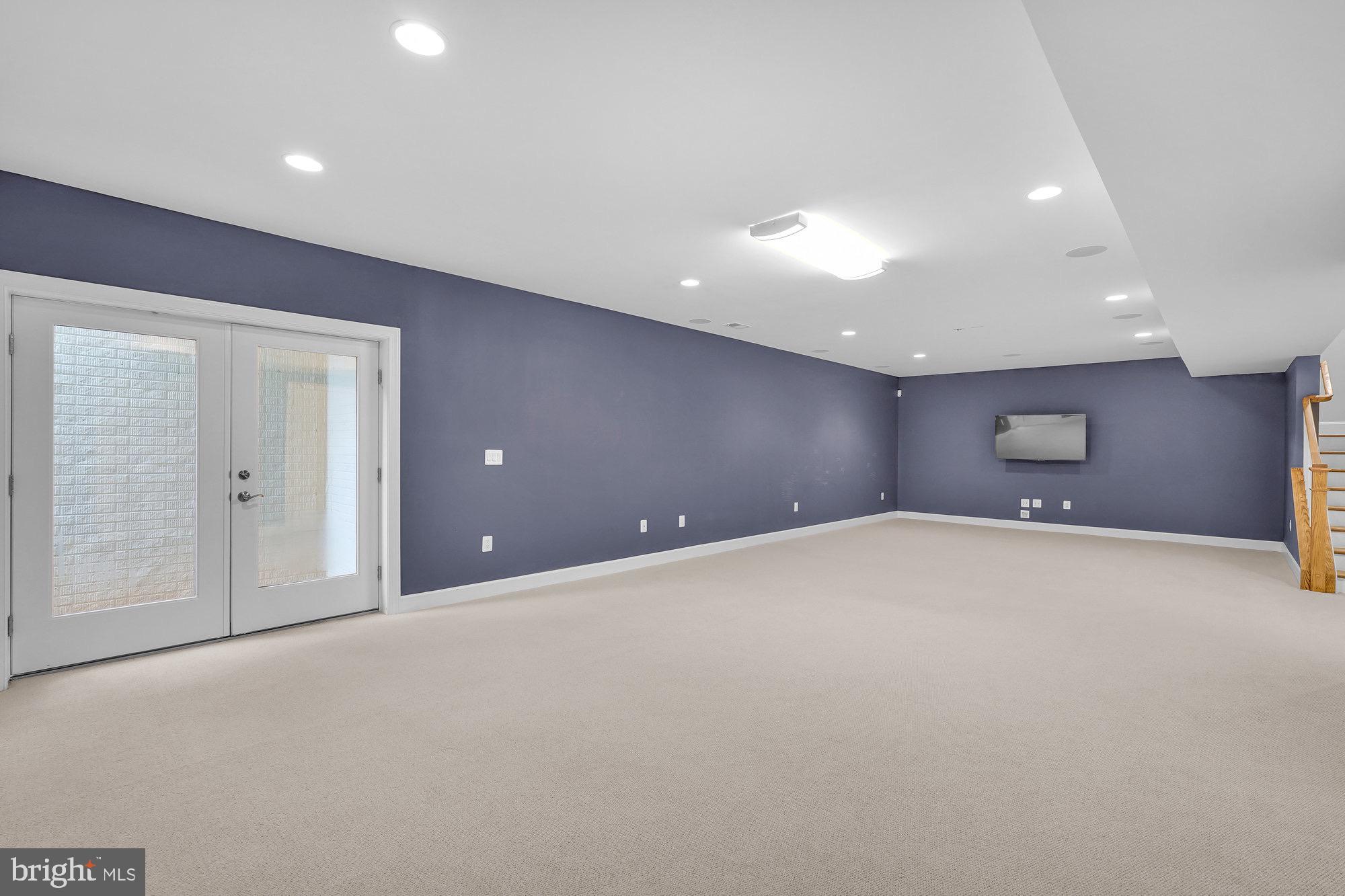 TOWN AND COUNTRY ESTATES - Residential