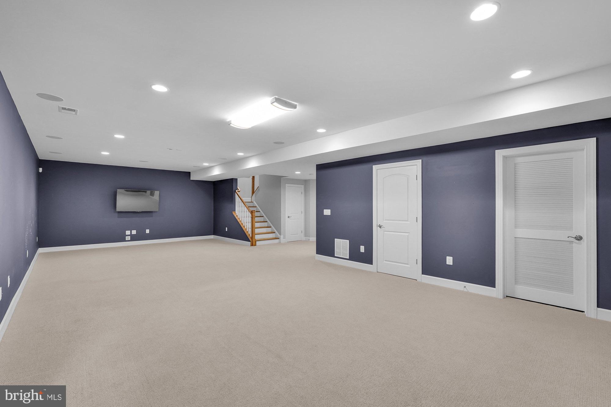 TOWN AND COUNTRY ESTATES - Residential