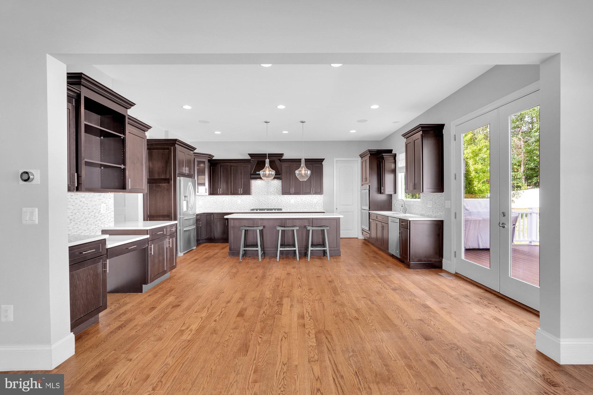 TOWN AND COUNTRY ESTATES - Residential