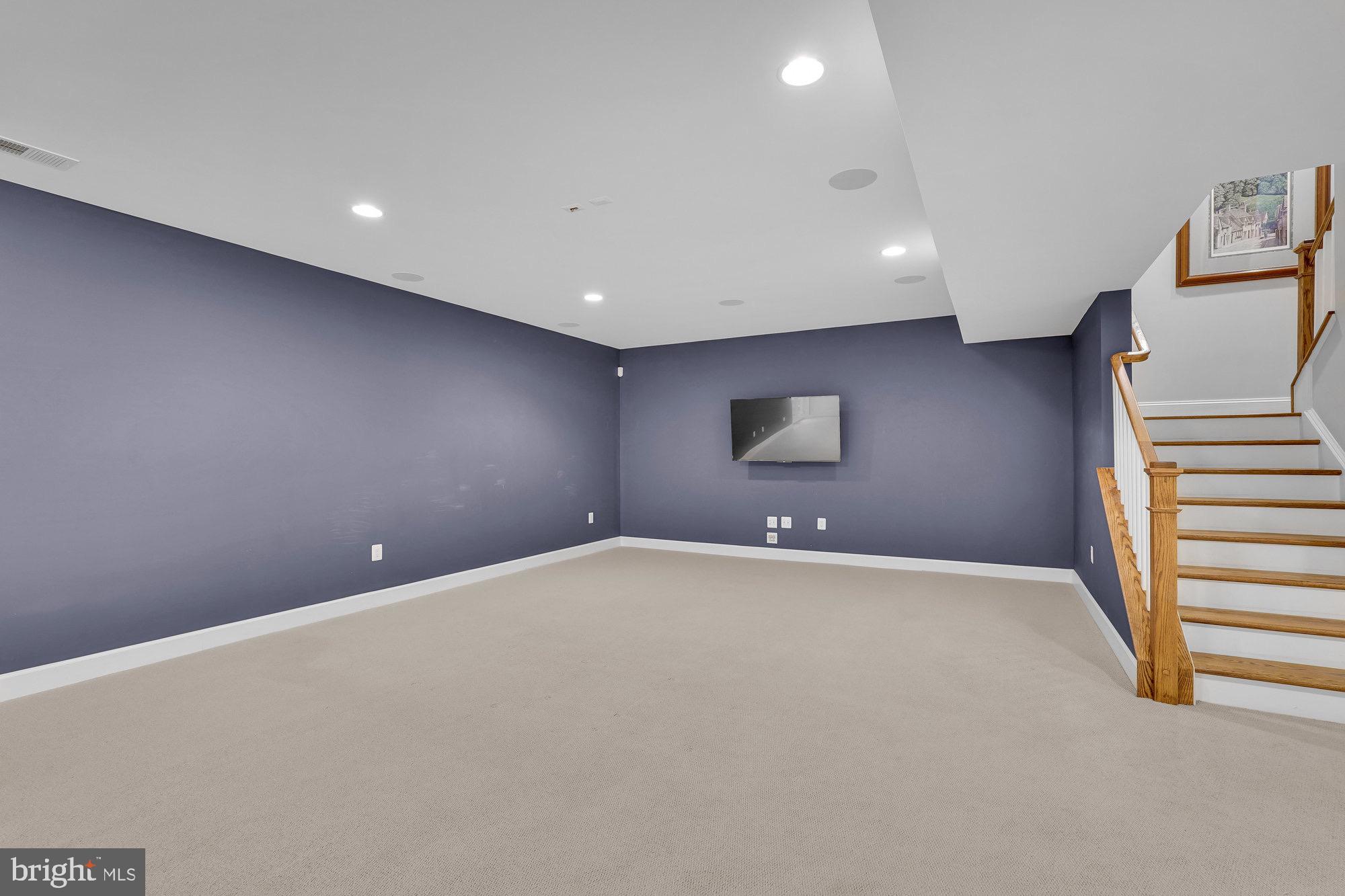 TOWN AND COUNTRY ESTATES - Residential