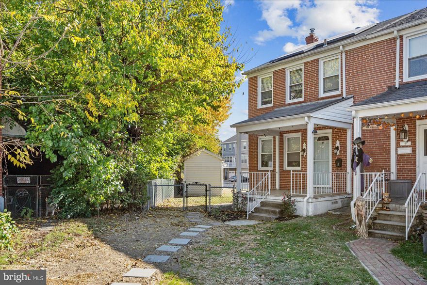 Welcome to this beautifully updated end-of-group townhome sitting on a rare quarter-acre lot — offering the space and privacy of a single-family home! Step inside to find gleaming hardwood floors and a bright, open layout perfect for both relaxing and entertaining.
Enjoy peace of mind with brand-new plumbing throughout and endless possibilities to make it your own — with 3 spacious bedrooms and 1.5 baths that could easily be converted into a 4-bedroom, 2-bath layout.
The true showstopper? The incredible backyard — a private oasis with room to garden, host gatherings, or simply unwind under the open sky. Whether you’re dreaming of backyard barbecues, a play space, or a cozy fire-pit retreat, this yard has it all.
This home checks every box: space, updates, and potential — all in one!