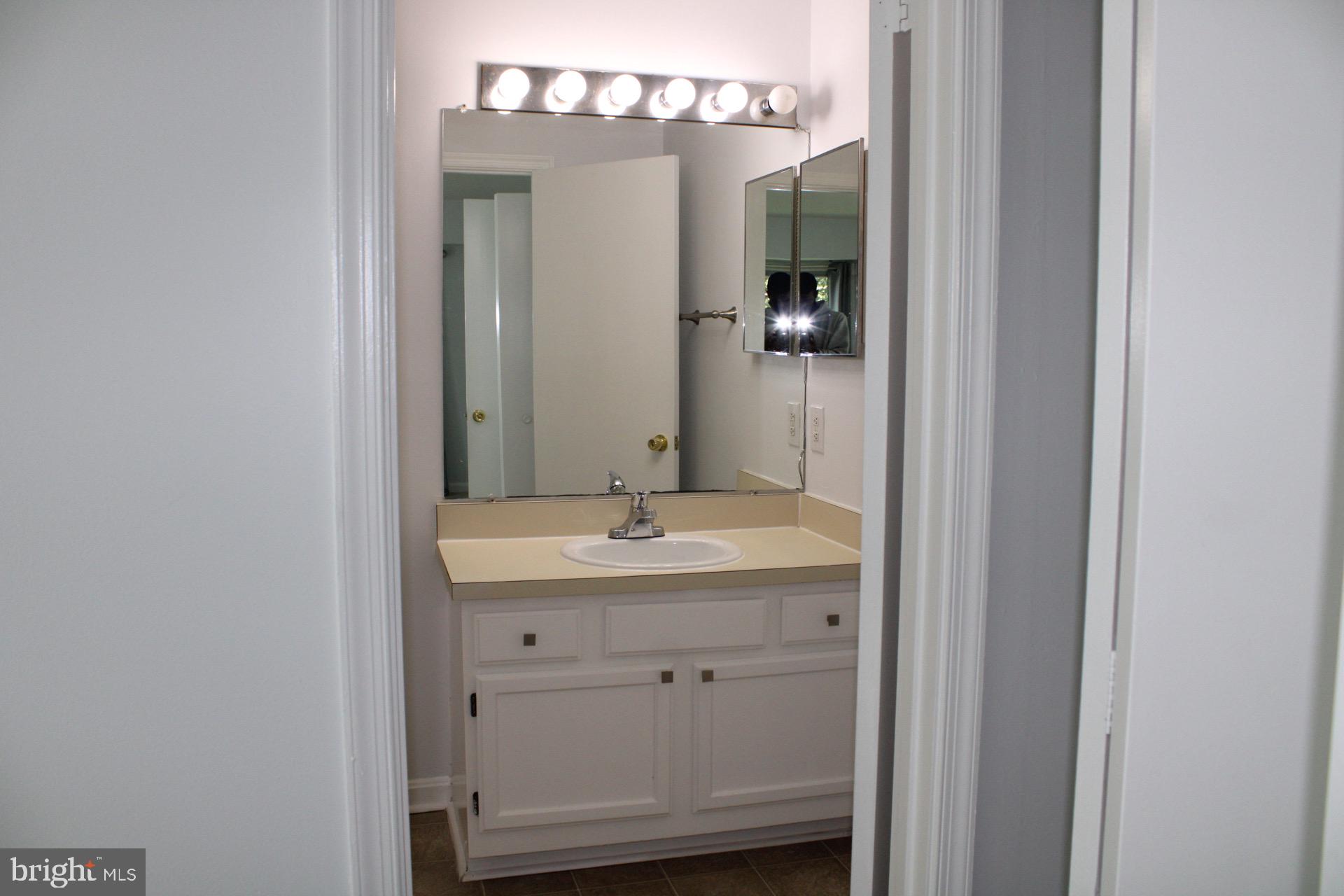 SURREY AT MANCHESTER LAKES - Residential