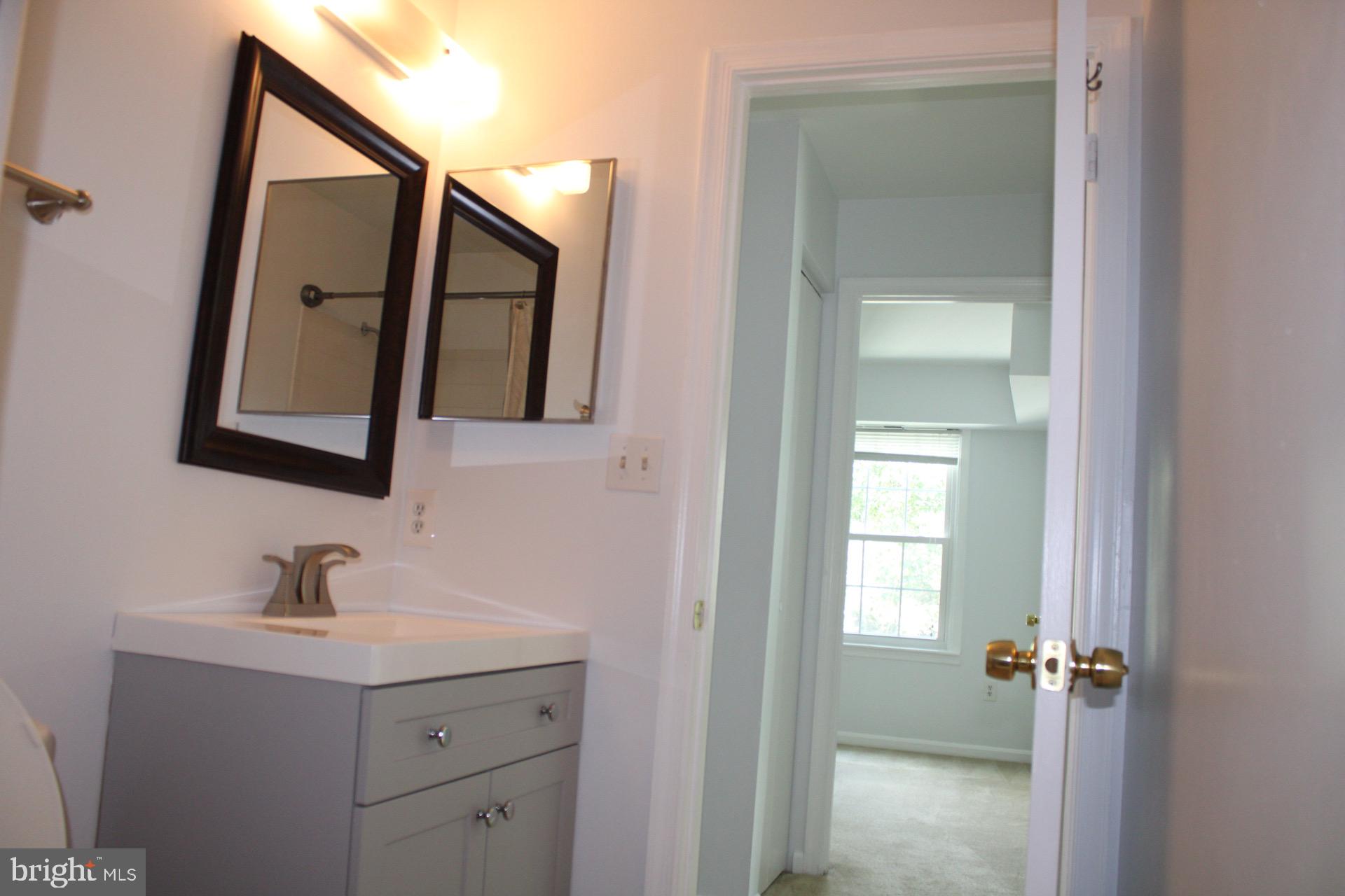 SURREY AT MANCHESTER LAKES - Residential