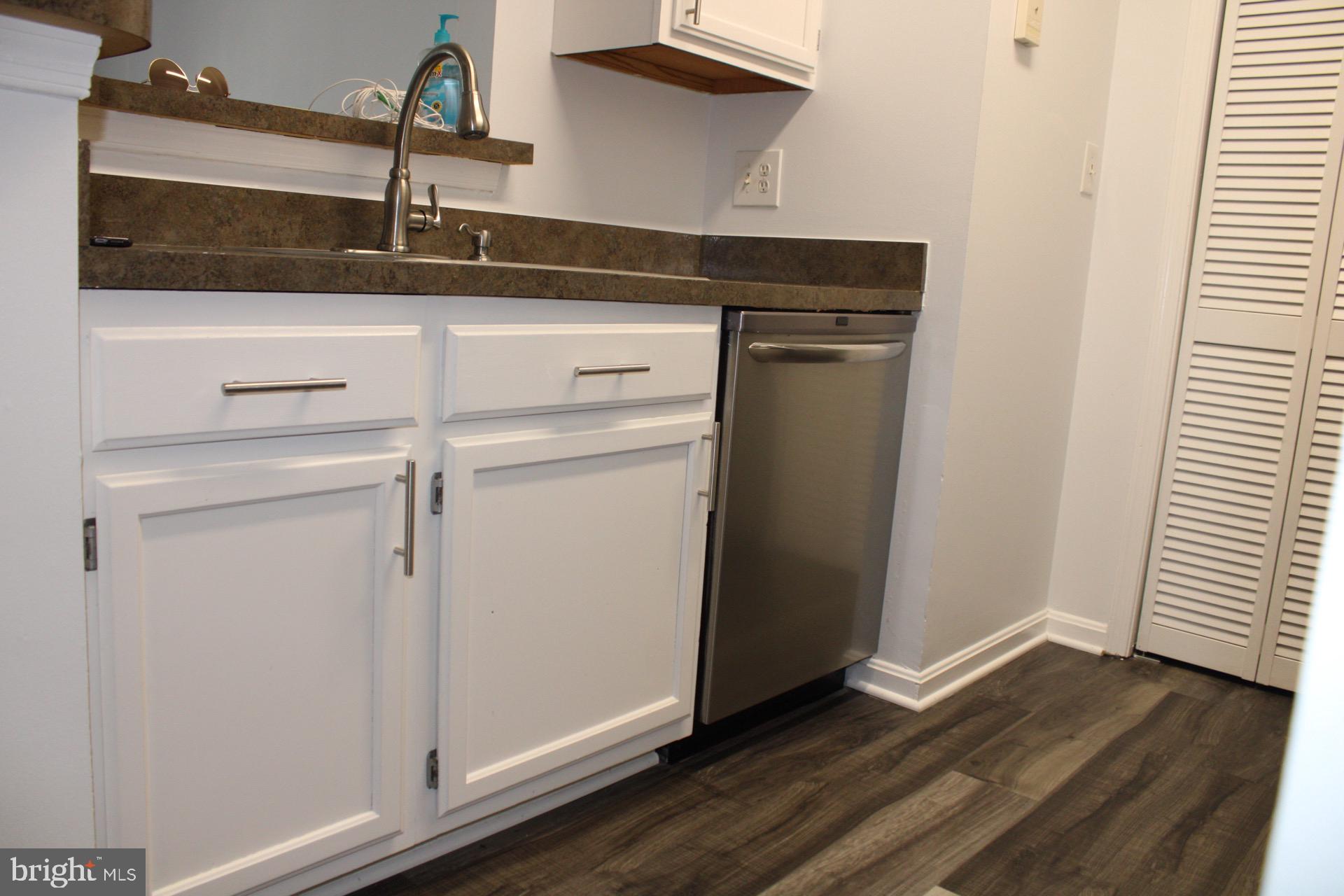 SURREY AT MANCHESTER LAKES - Residential