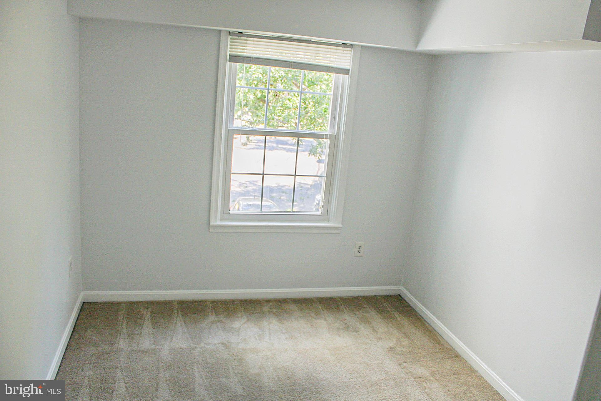 SURREY AT MANCHESTER LAKES - Residential