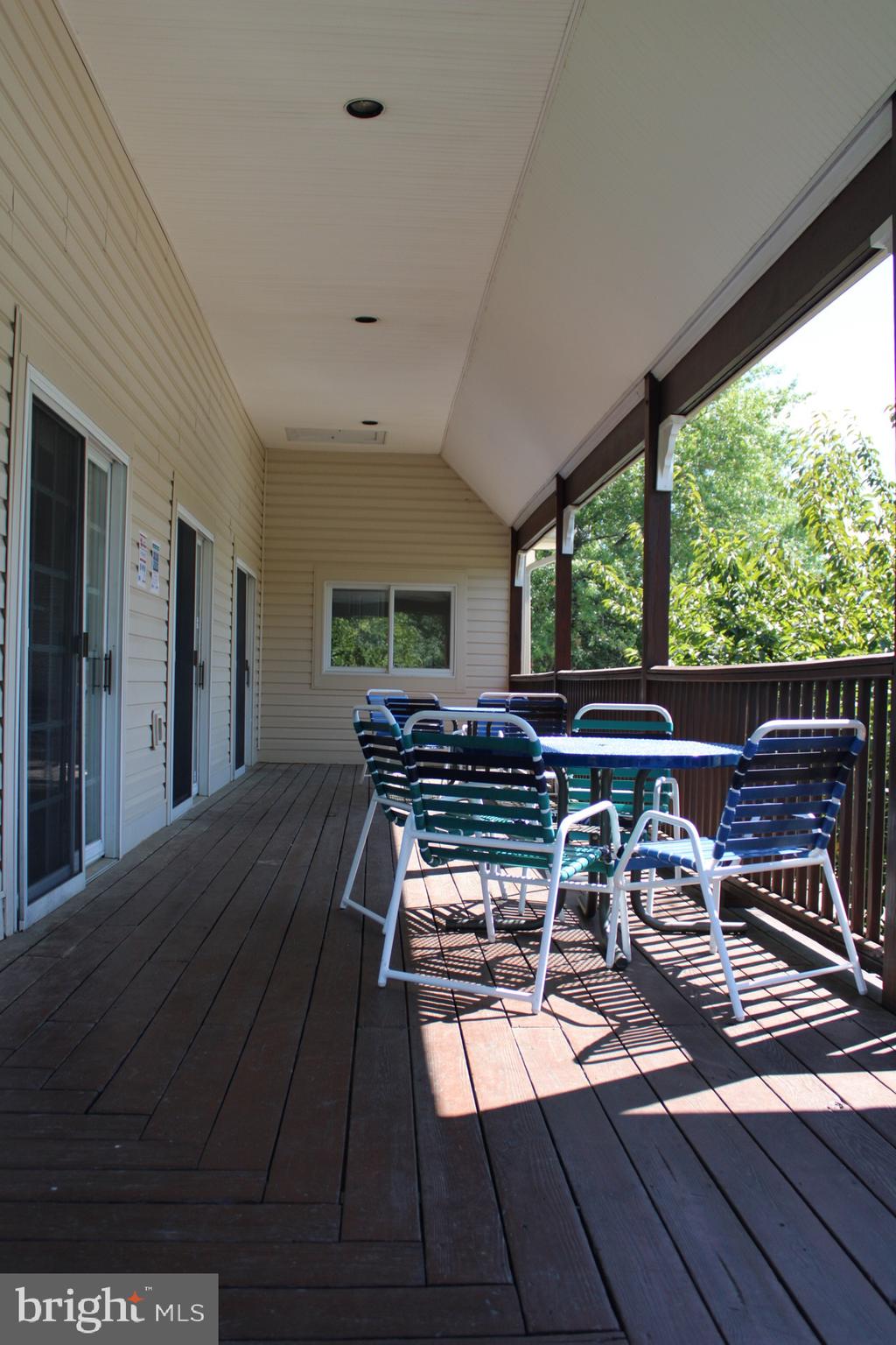 SURREY AT MANCHESTER LAKES - Residential