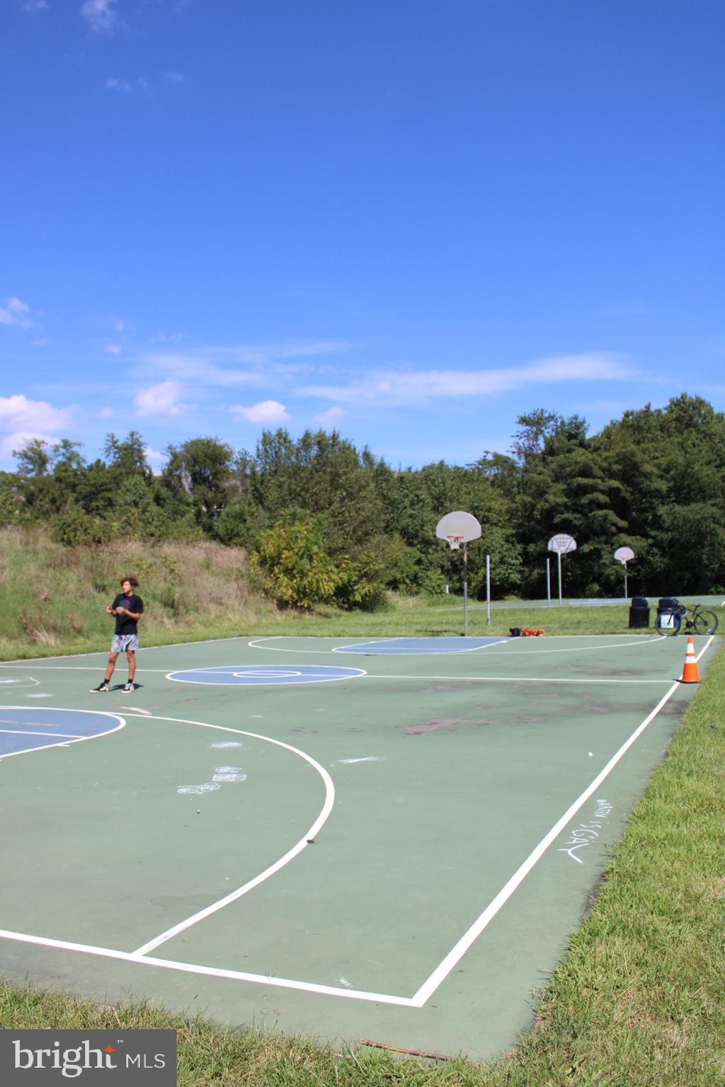 SURREY AT MANCHESTER LAKES - Residential