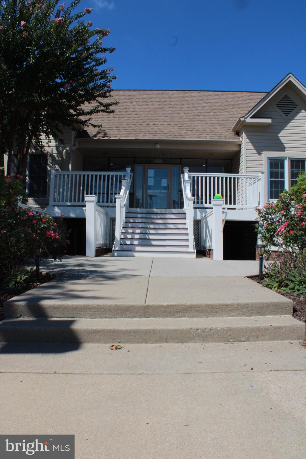 SURREY AT MANCHESTER LAKES - Residential