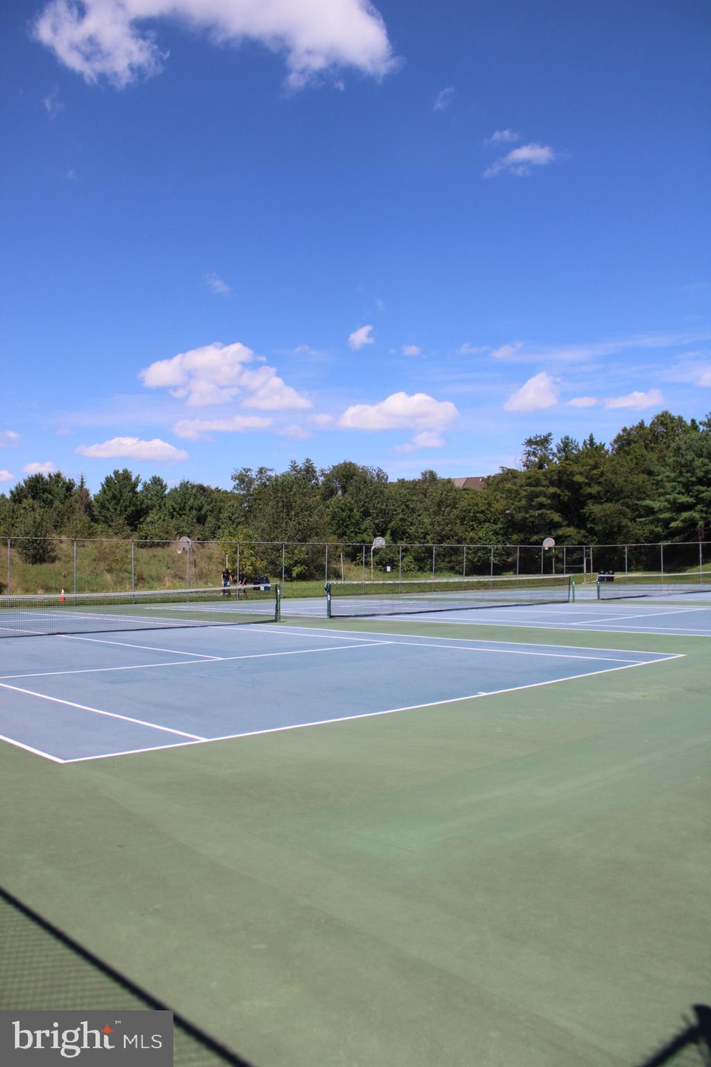 SURREY AT MANCHESTER LAKES - Residential