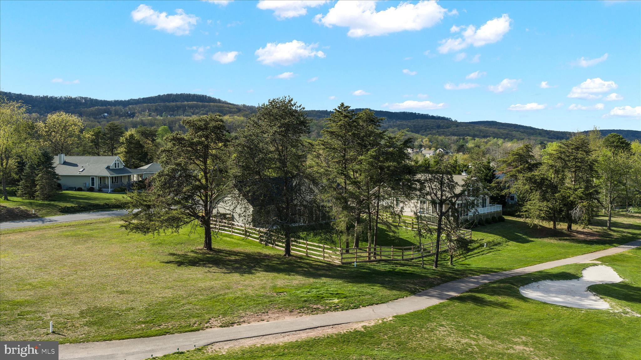 THE WOODS - Residential