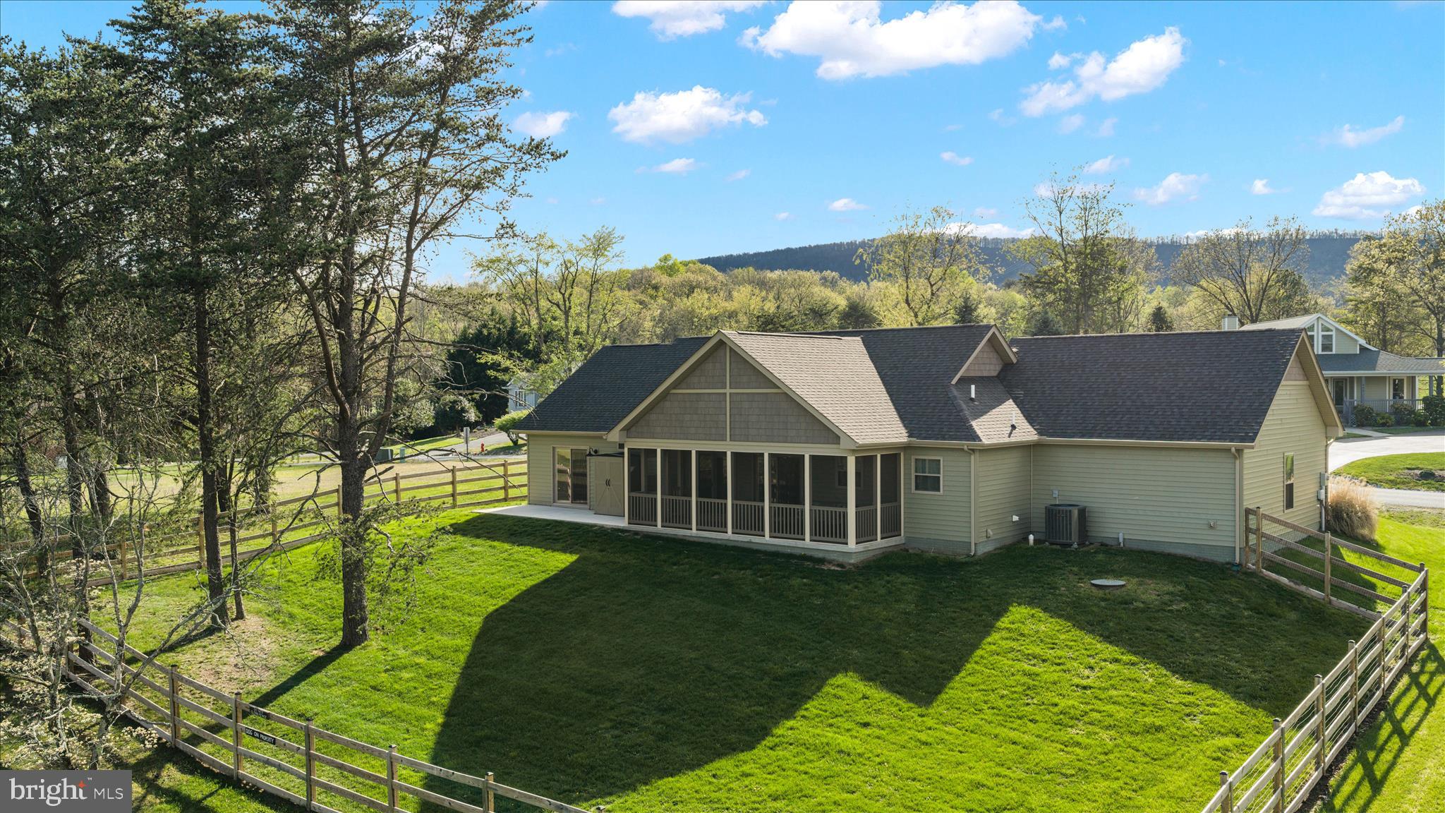 THE WOODS - Residential