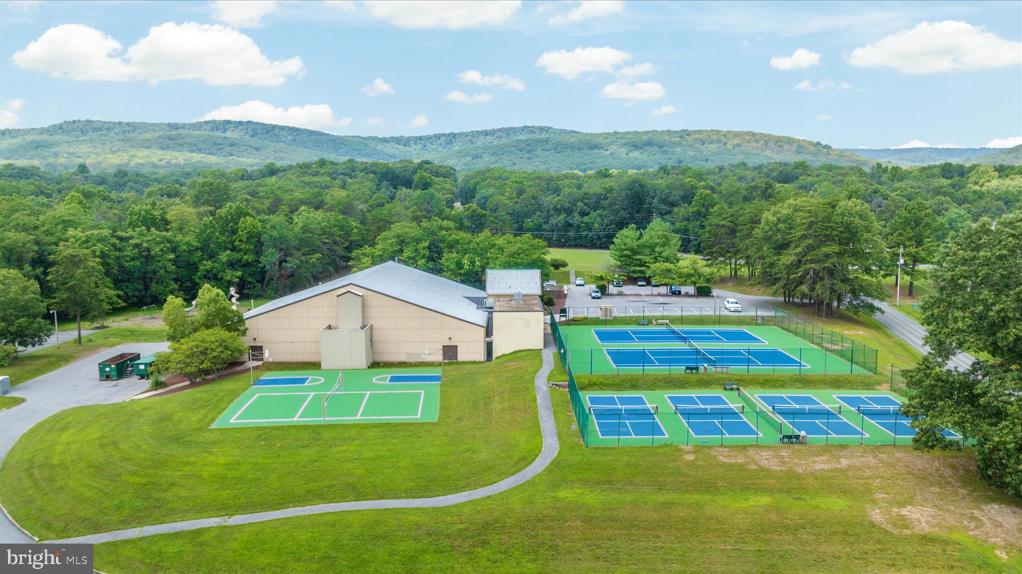 THE WOODS - Residential