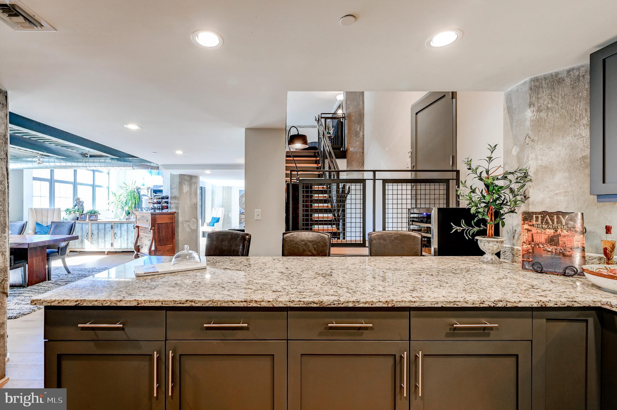 LOCUST POINT - Residential