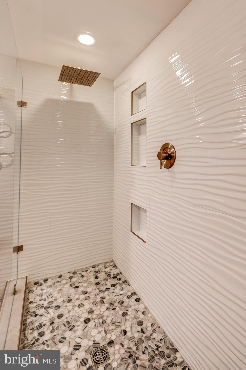 LOCUST POINT - Residential