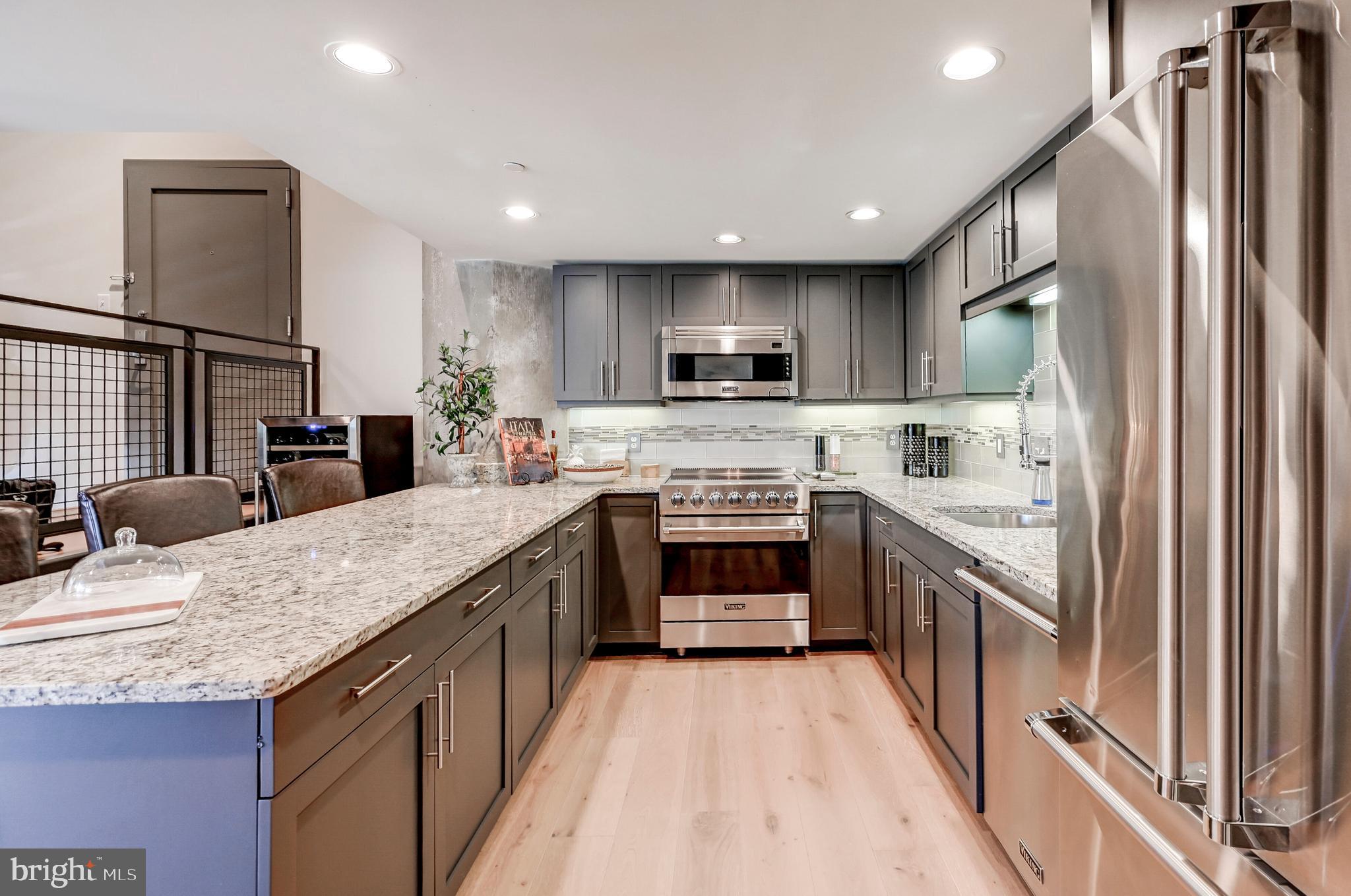 LOCUST POINT - Residential