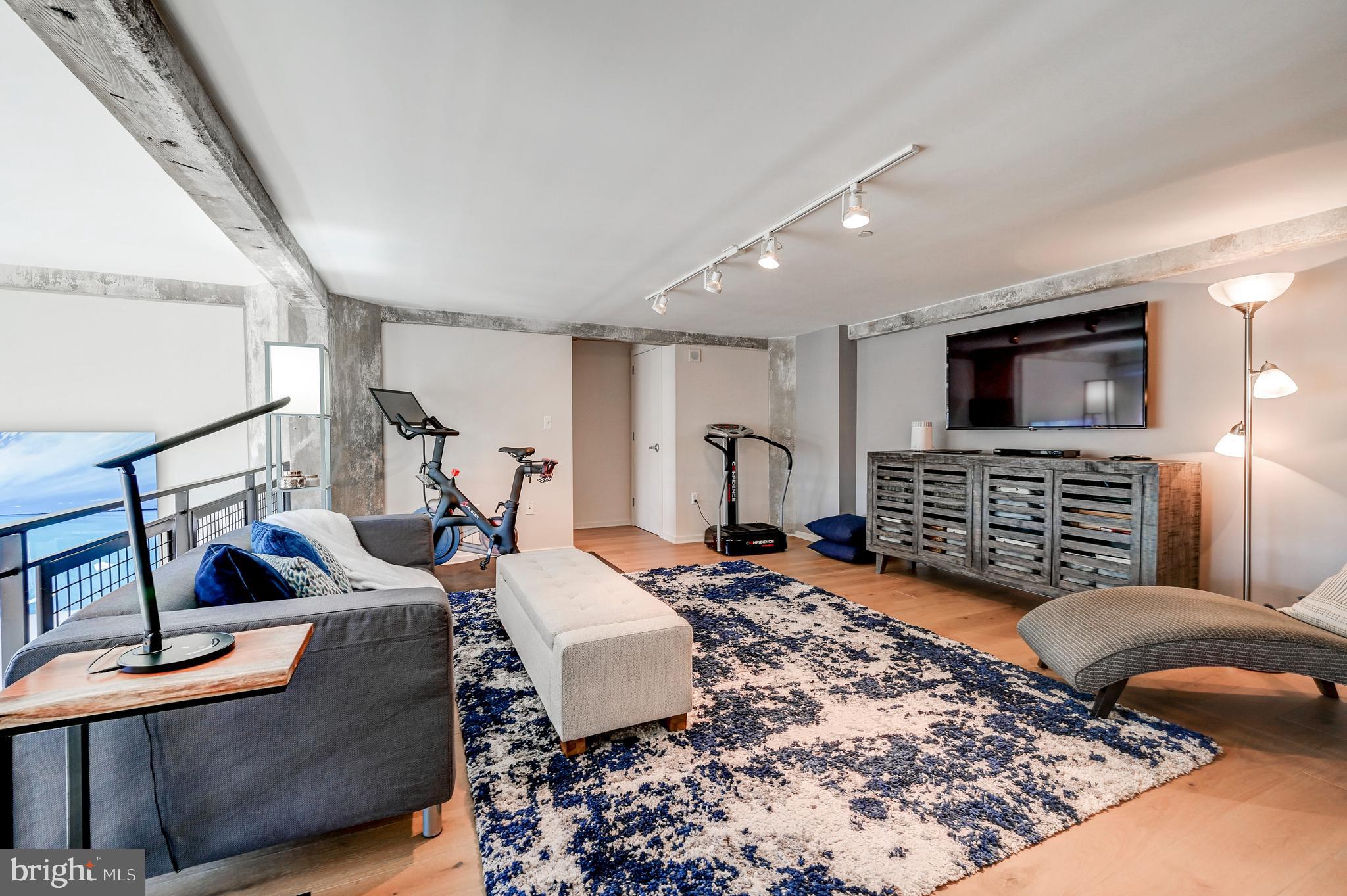 LOCUST POINT - Residential