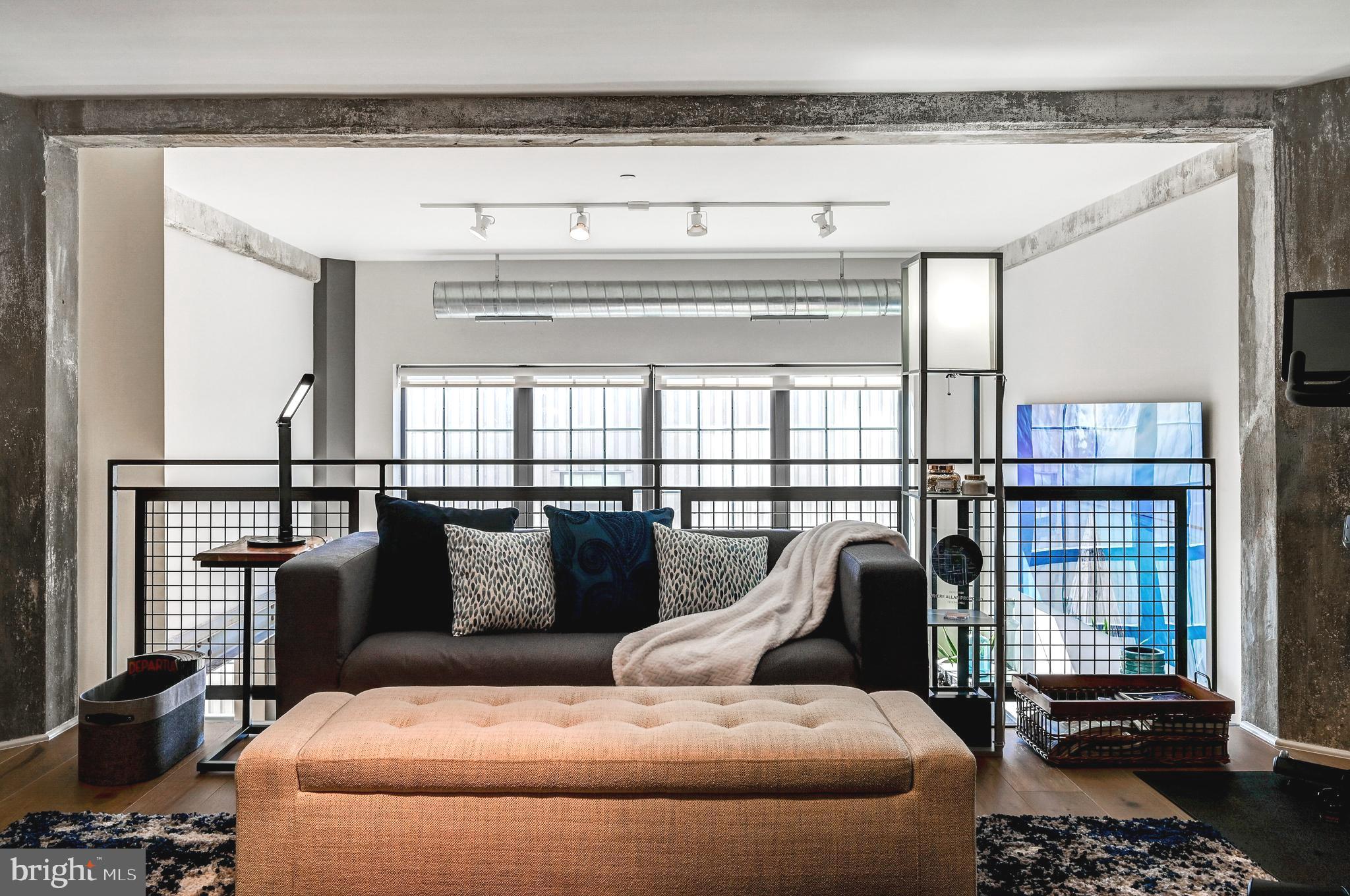 LOCUST POINT - Residential