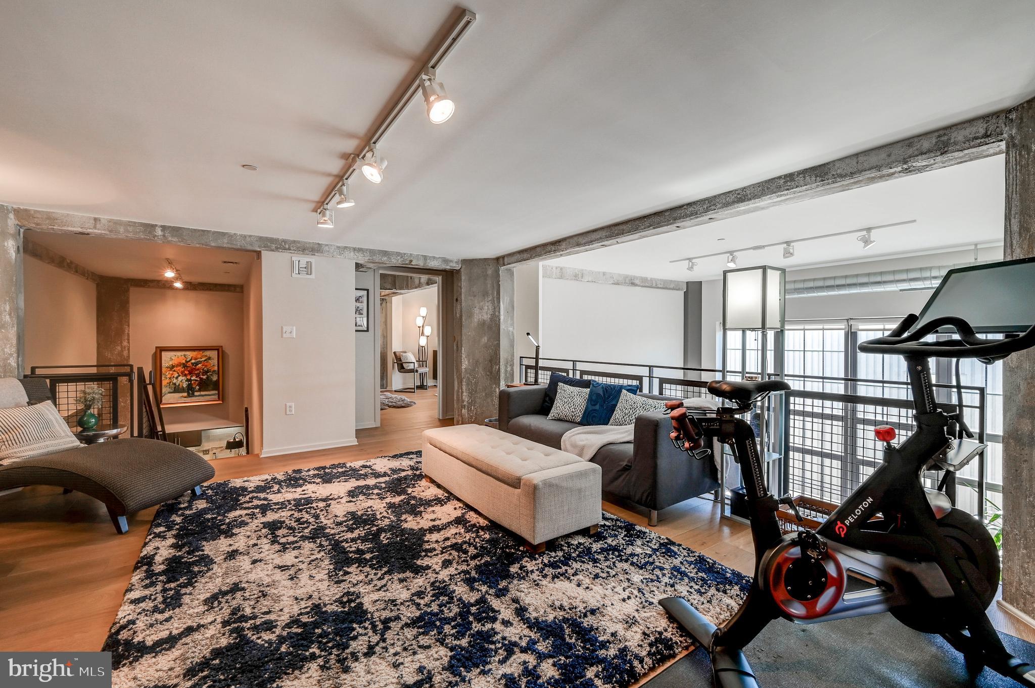 LOCUST POINT - Residential